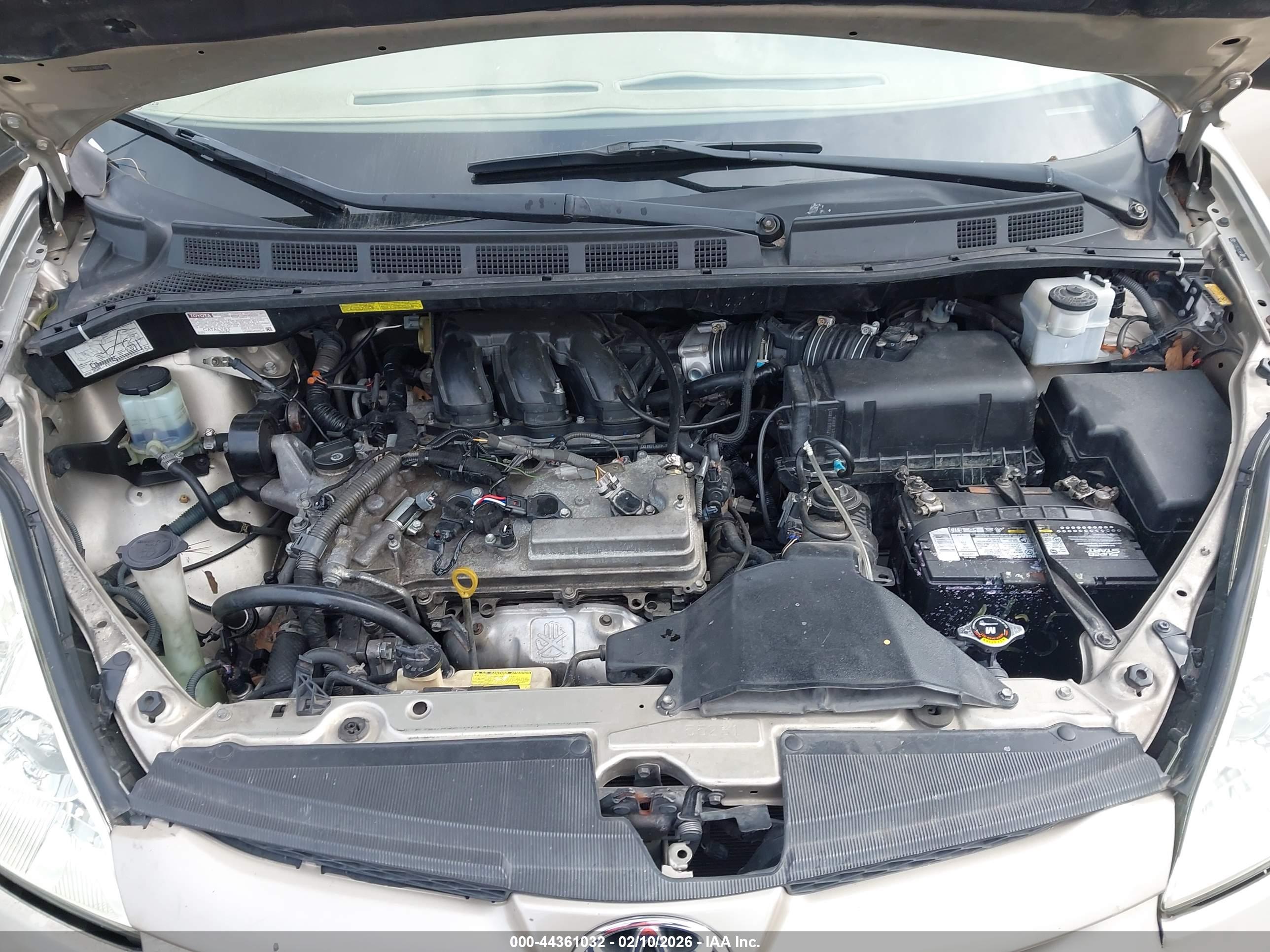 TOYOTA SIENNA image 10