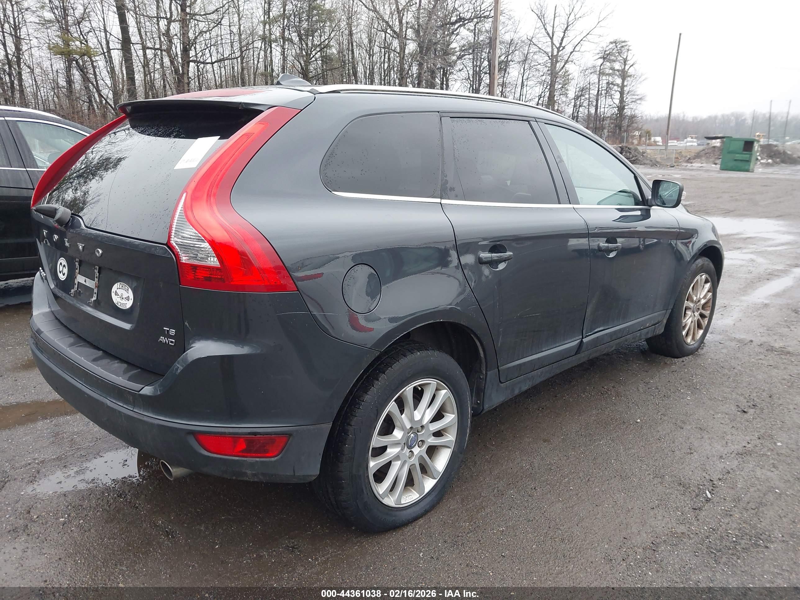VOLVO XC60 image 4