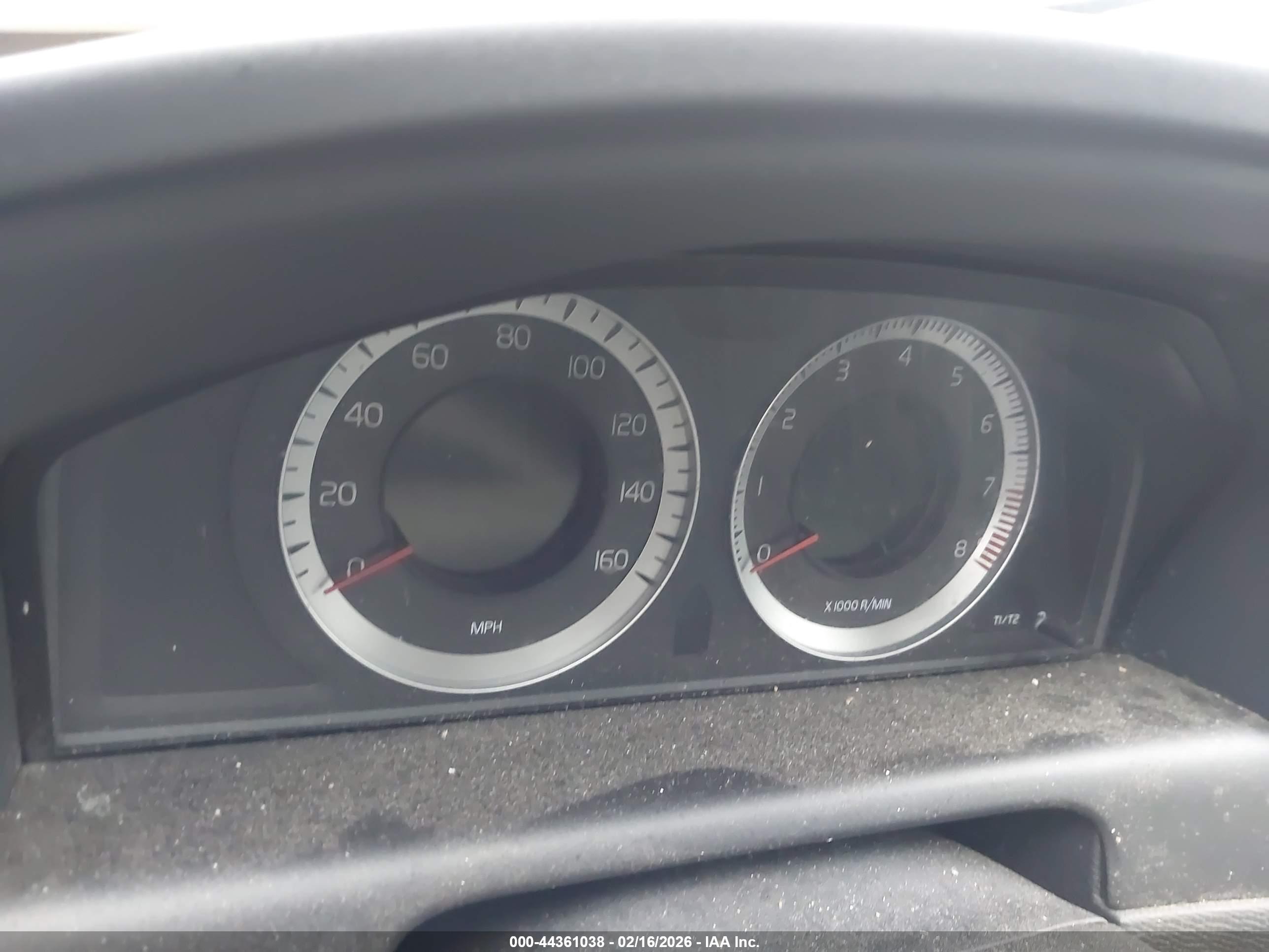 VOLVO XC60 image 7