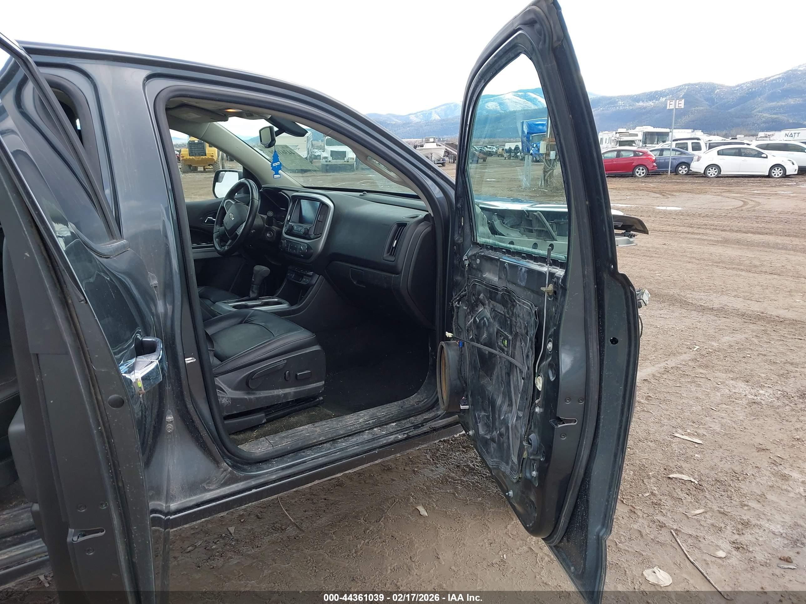 CHEVROLET COLORADO image 5
