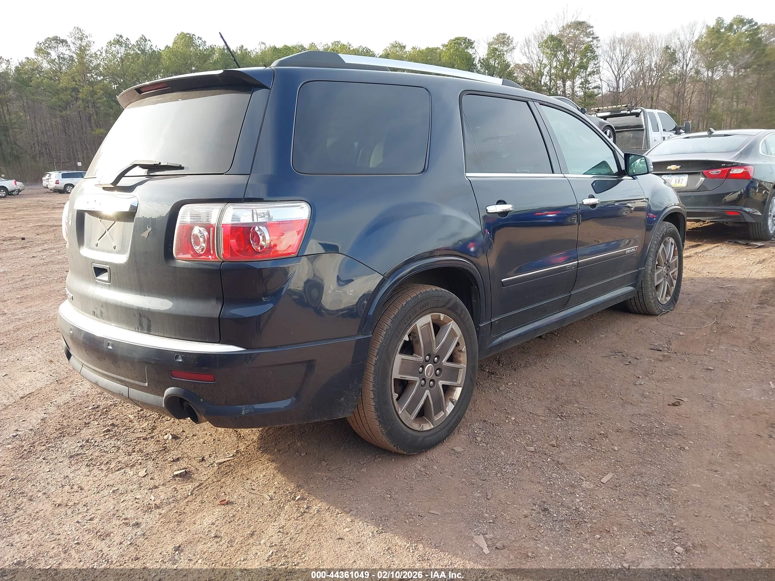 GMC ACADIA image 4