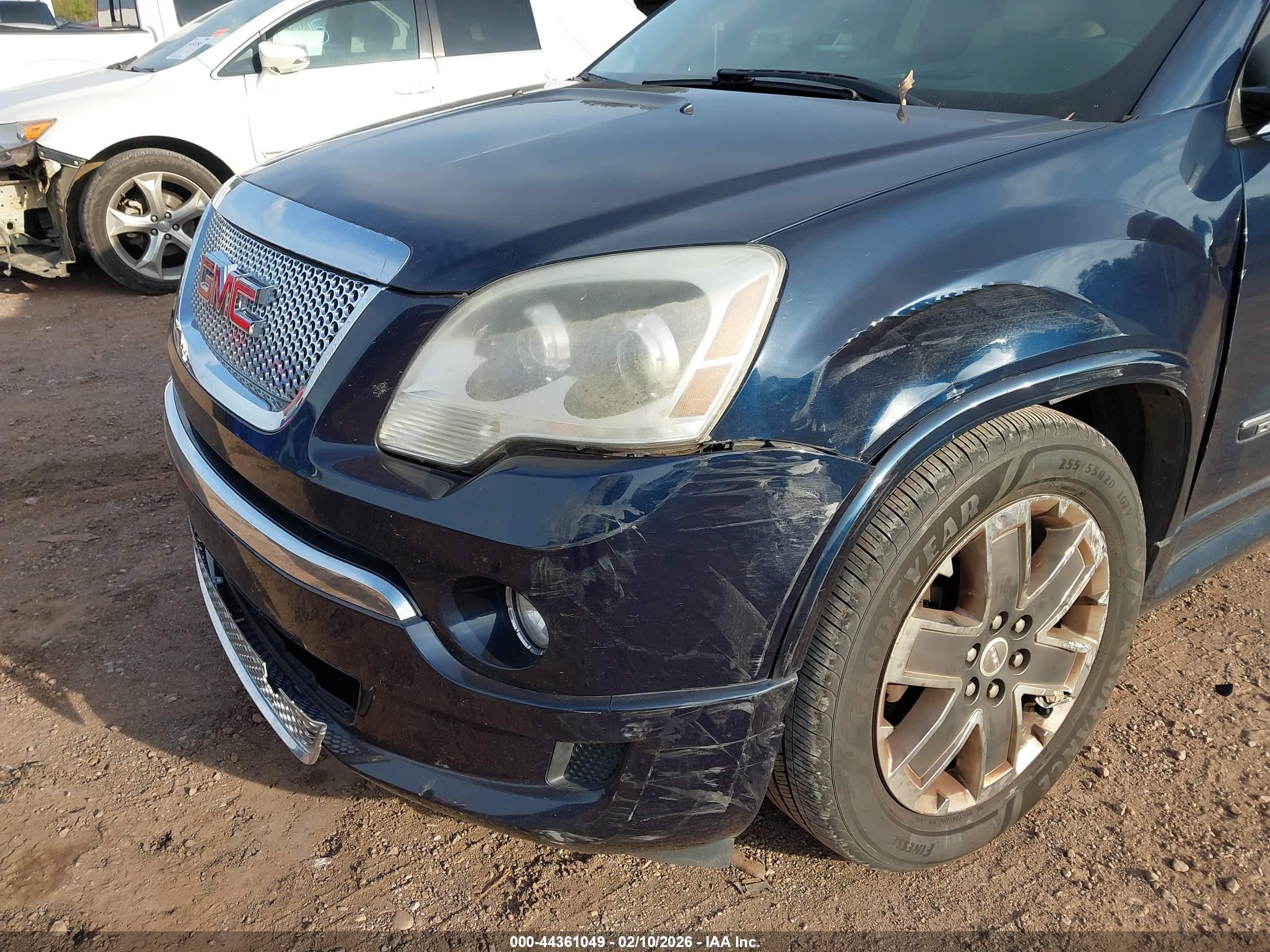 GMC ACADIA image 6