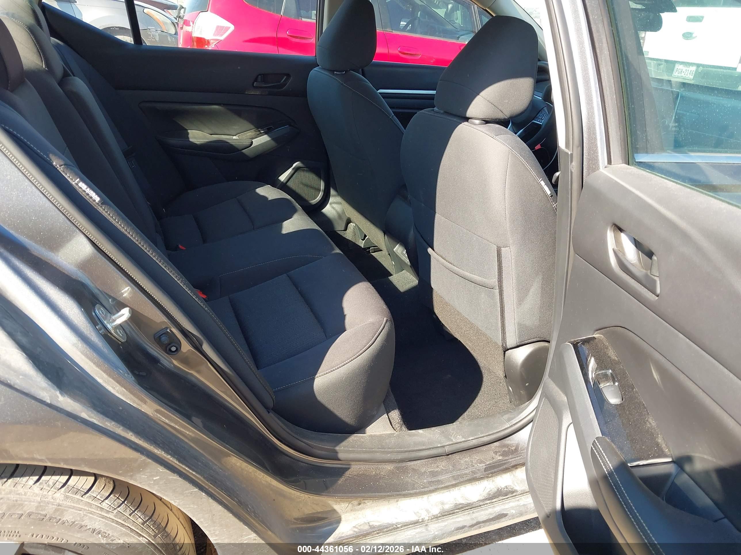 NISSAN ALTIMA image 8