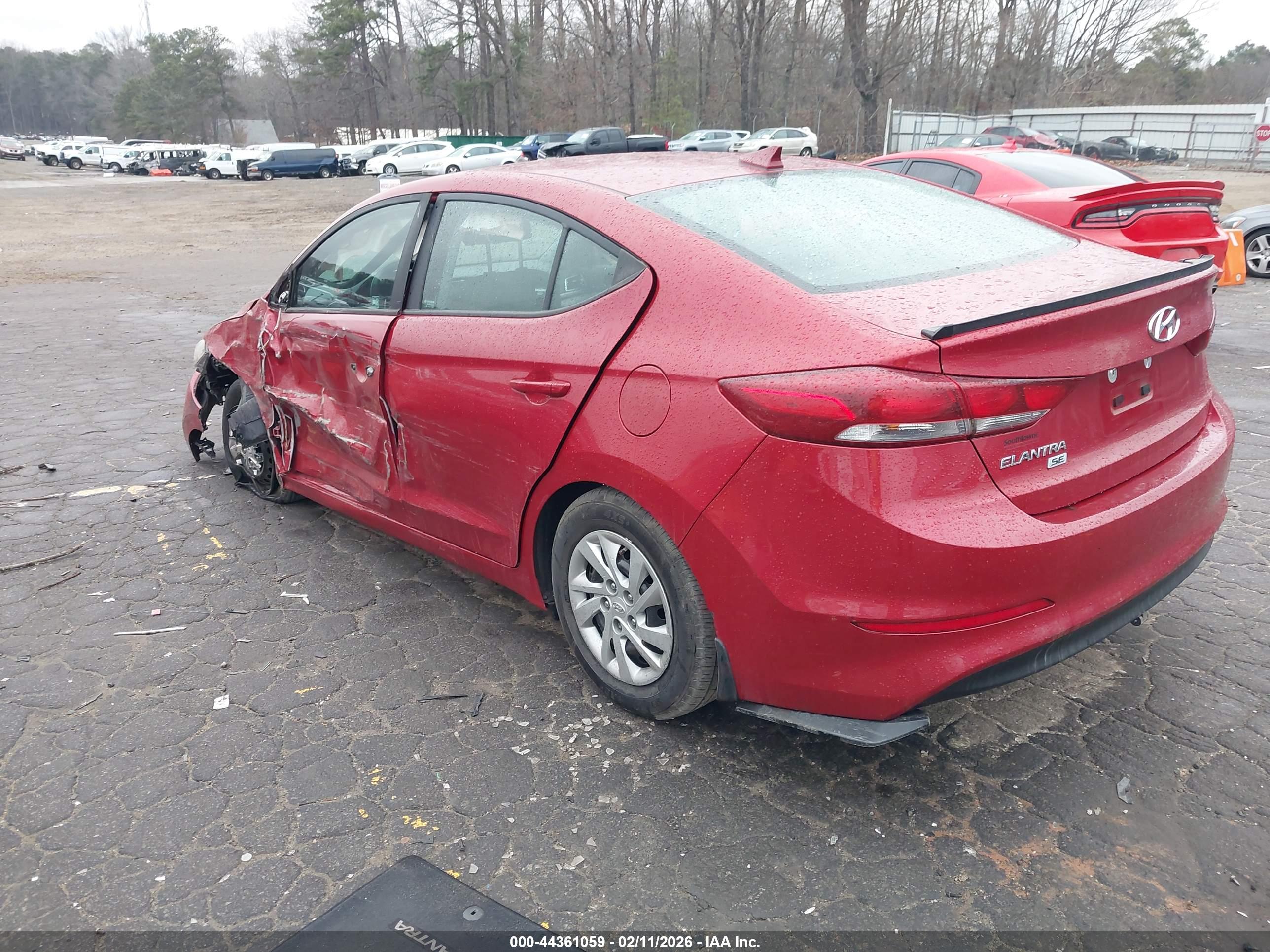 HYUNDAI ELANTRA image 3