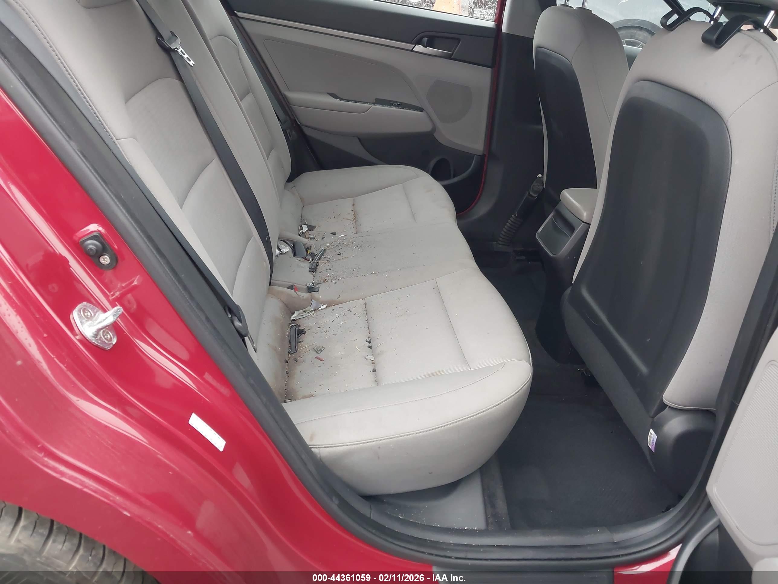 HYUNDAI ELANTRA image 8