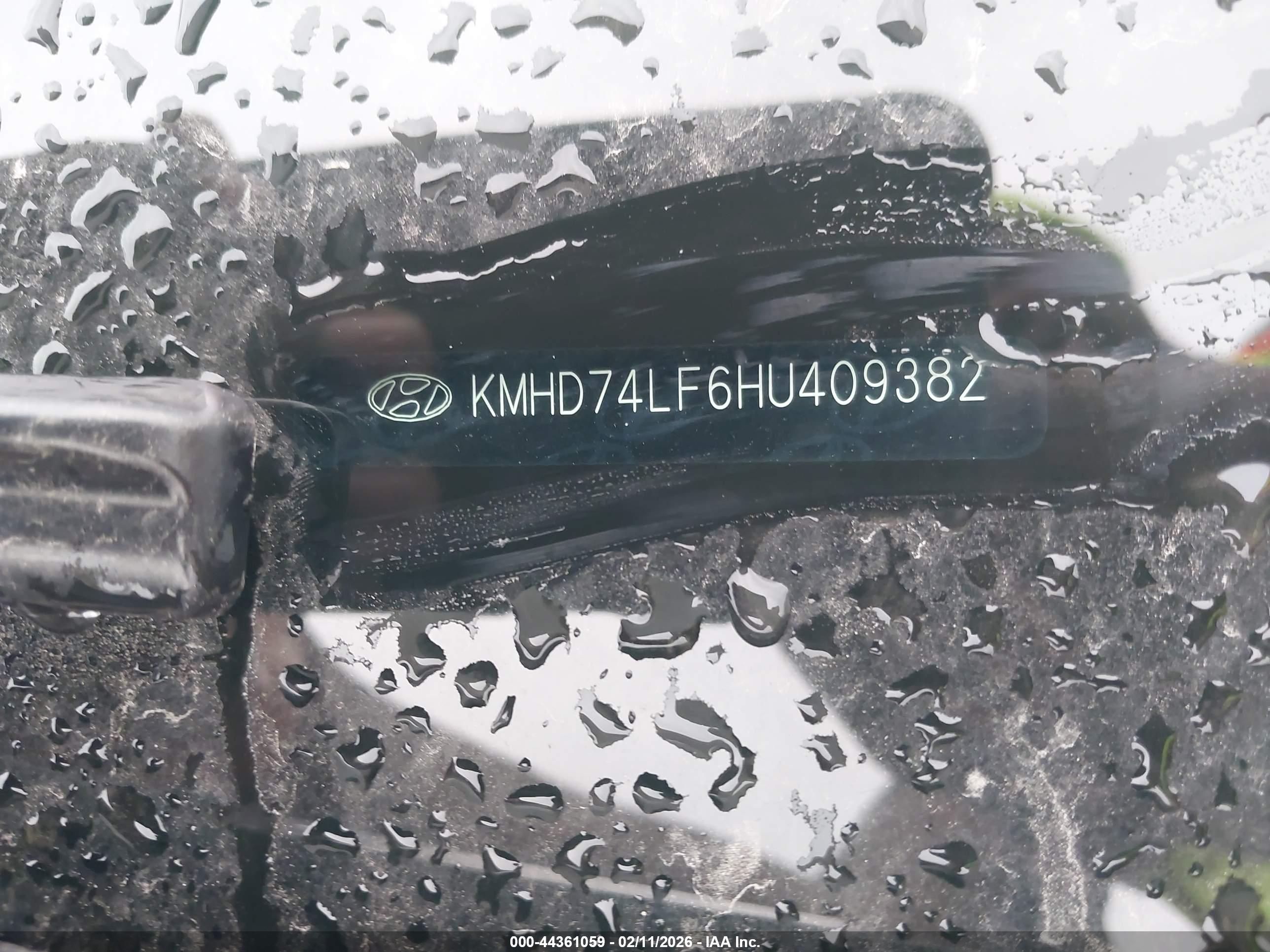 HYUNDAI ELANTRA image 9