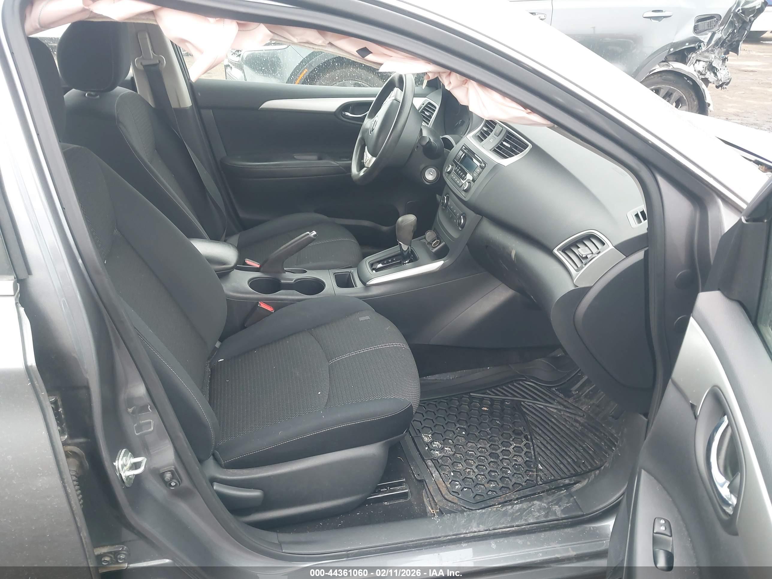 NISSAN SENTRA image 5