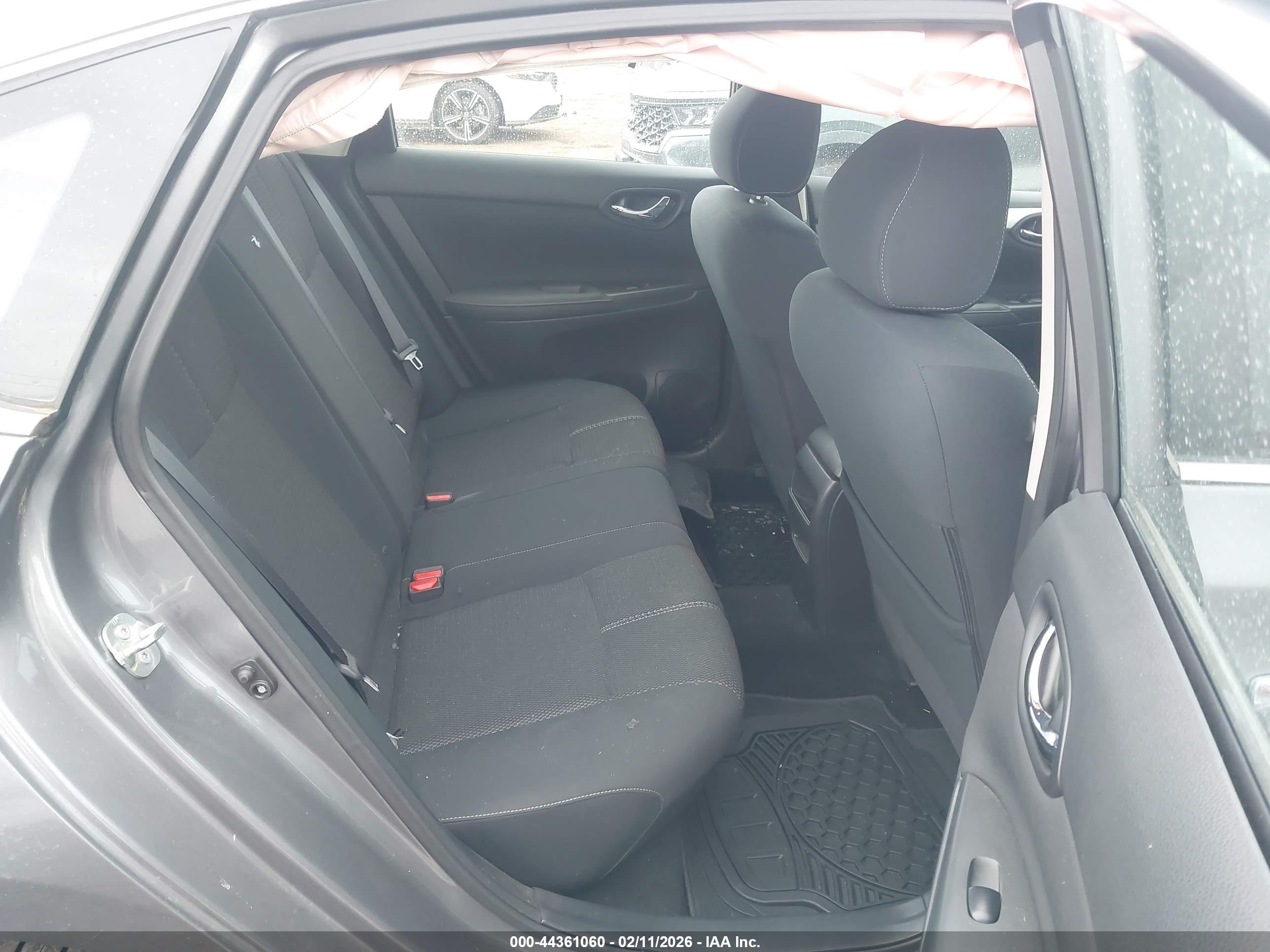 NISSAN SENTRA image 8