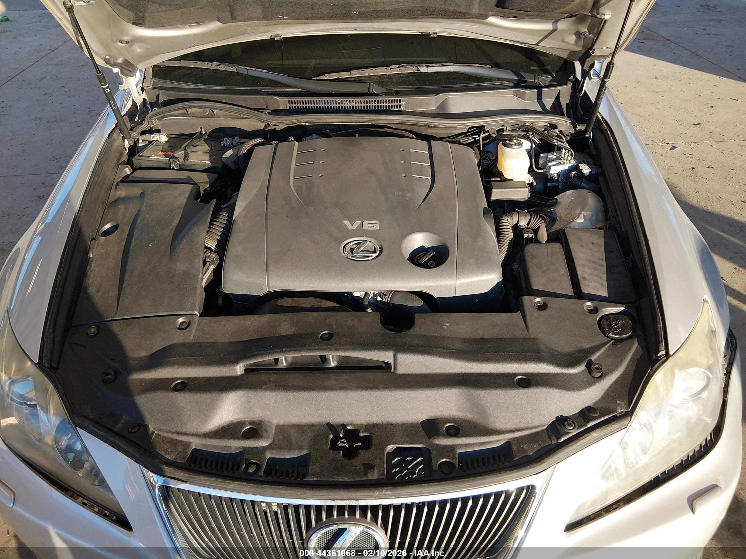 LEXUS IS image 10
