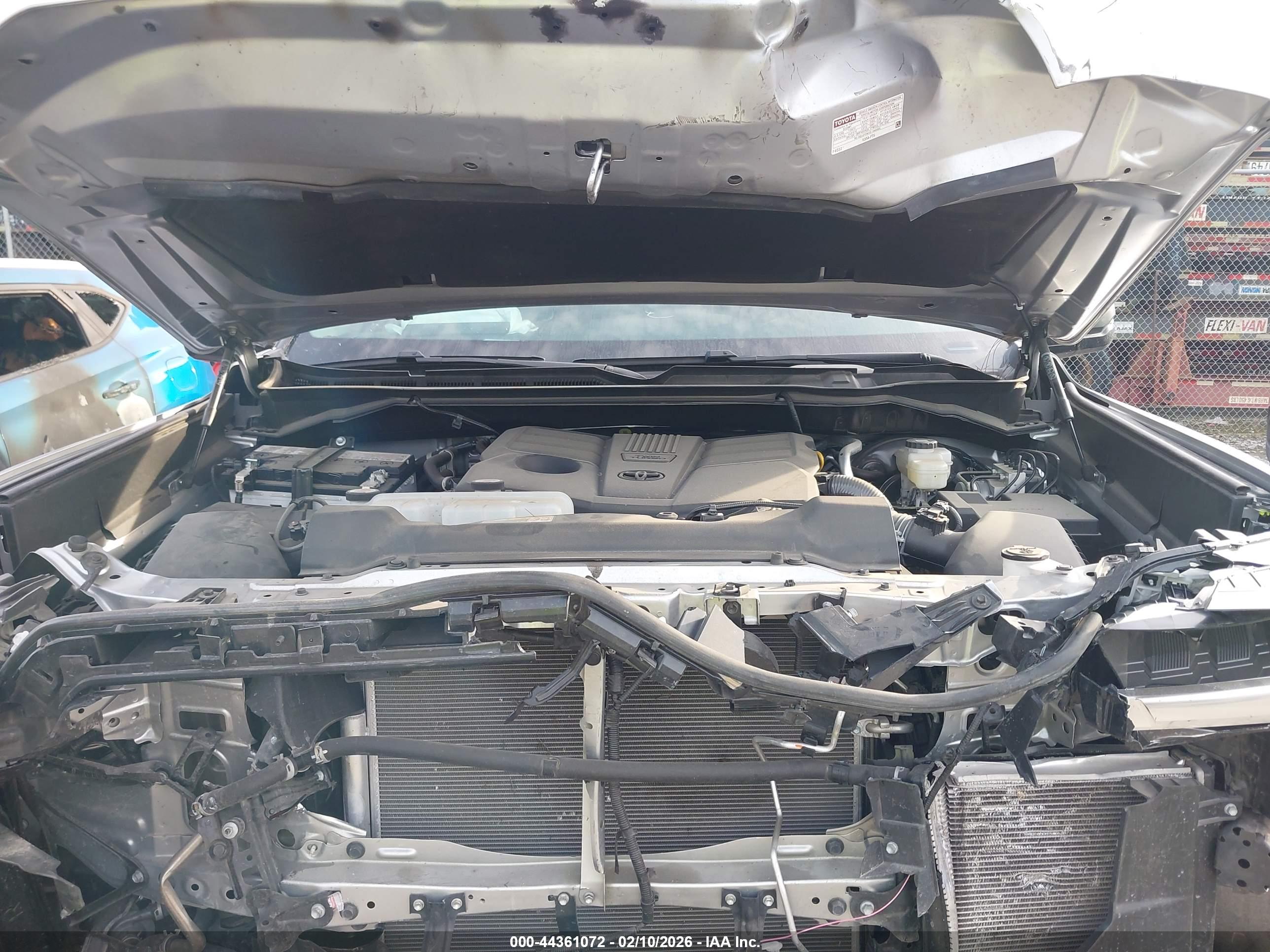 TOYOTA TUNDRA image 10