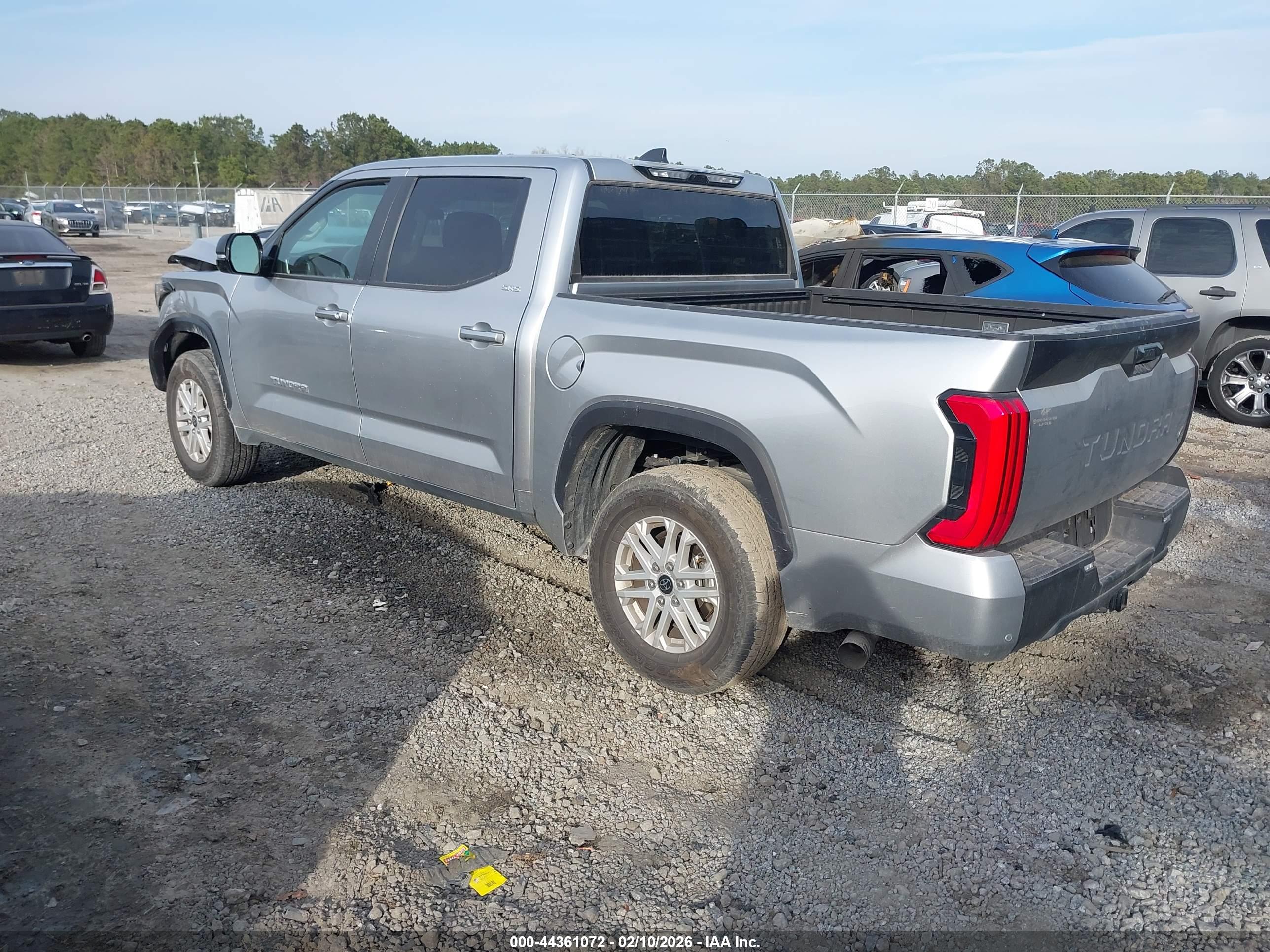 TOYOTA TUNDRA image 3