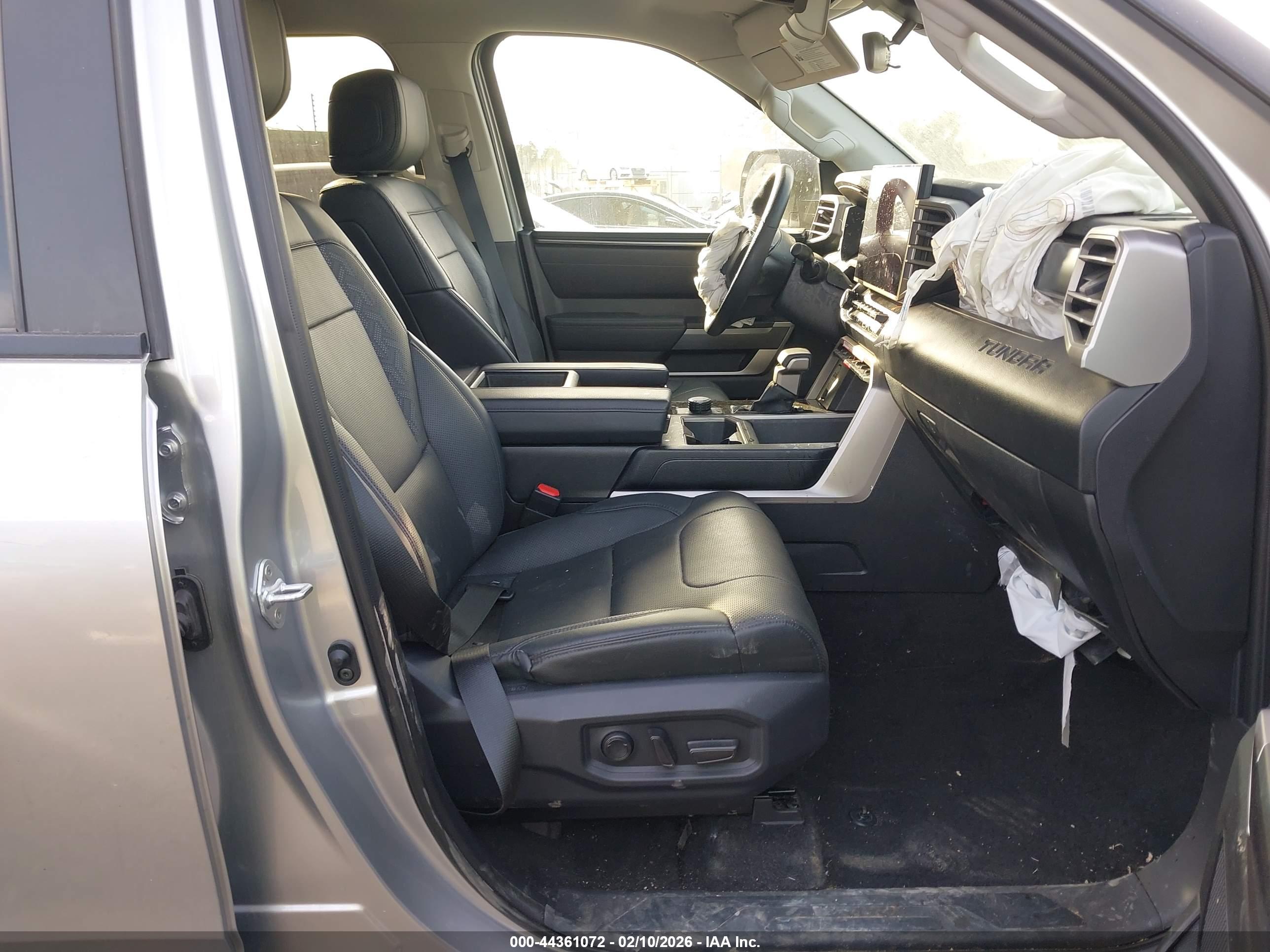 TOYOTA TUNDRA image 5