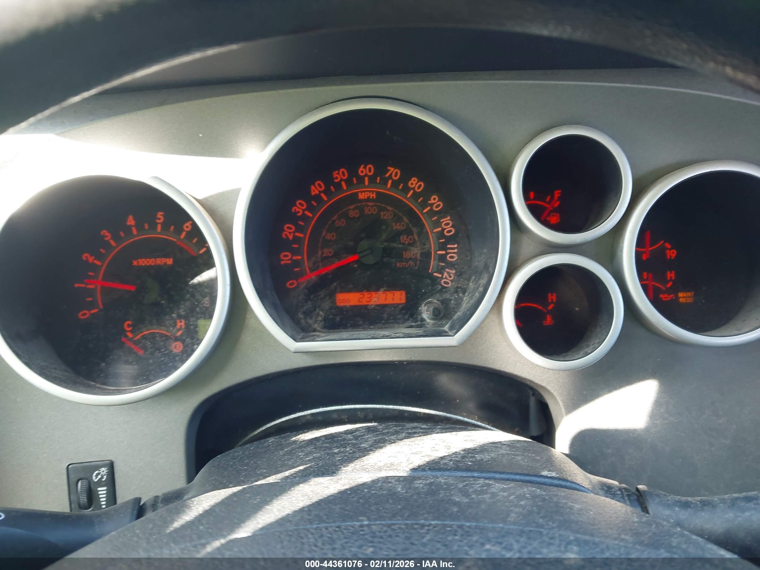 TOYOTA TUNDRA image 7