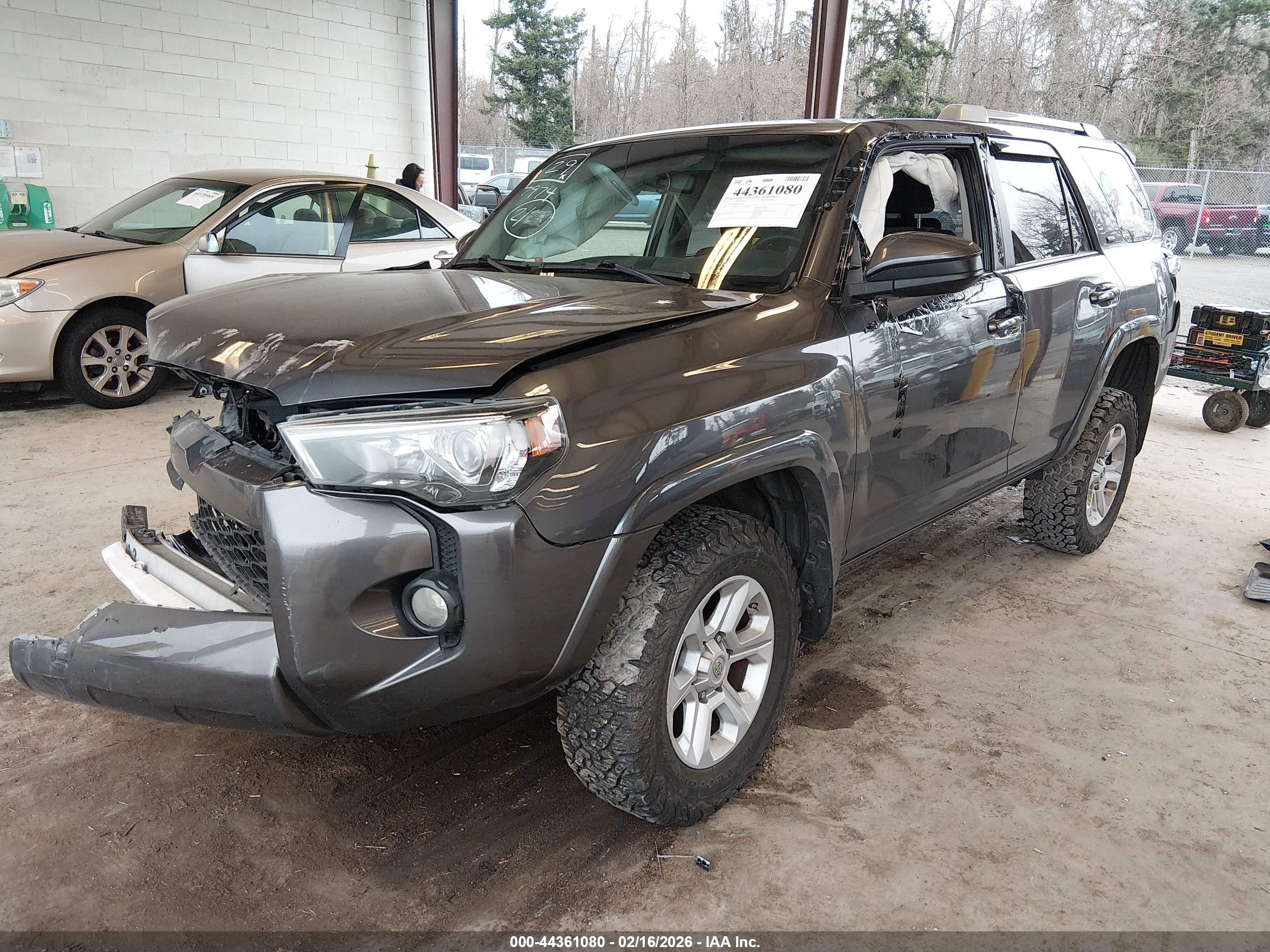 TOYOTA 4RUNNER image 2
