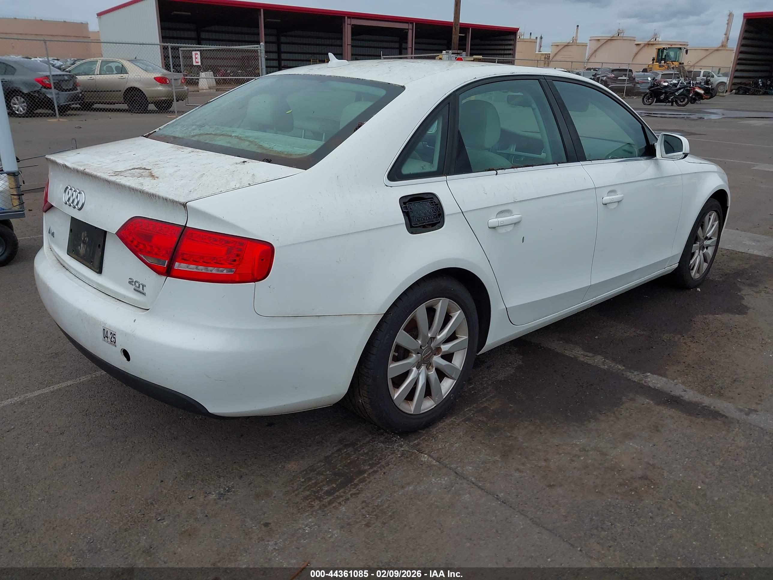 AUDI A4 image 4