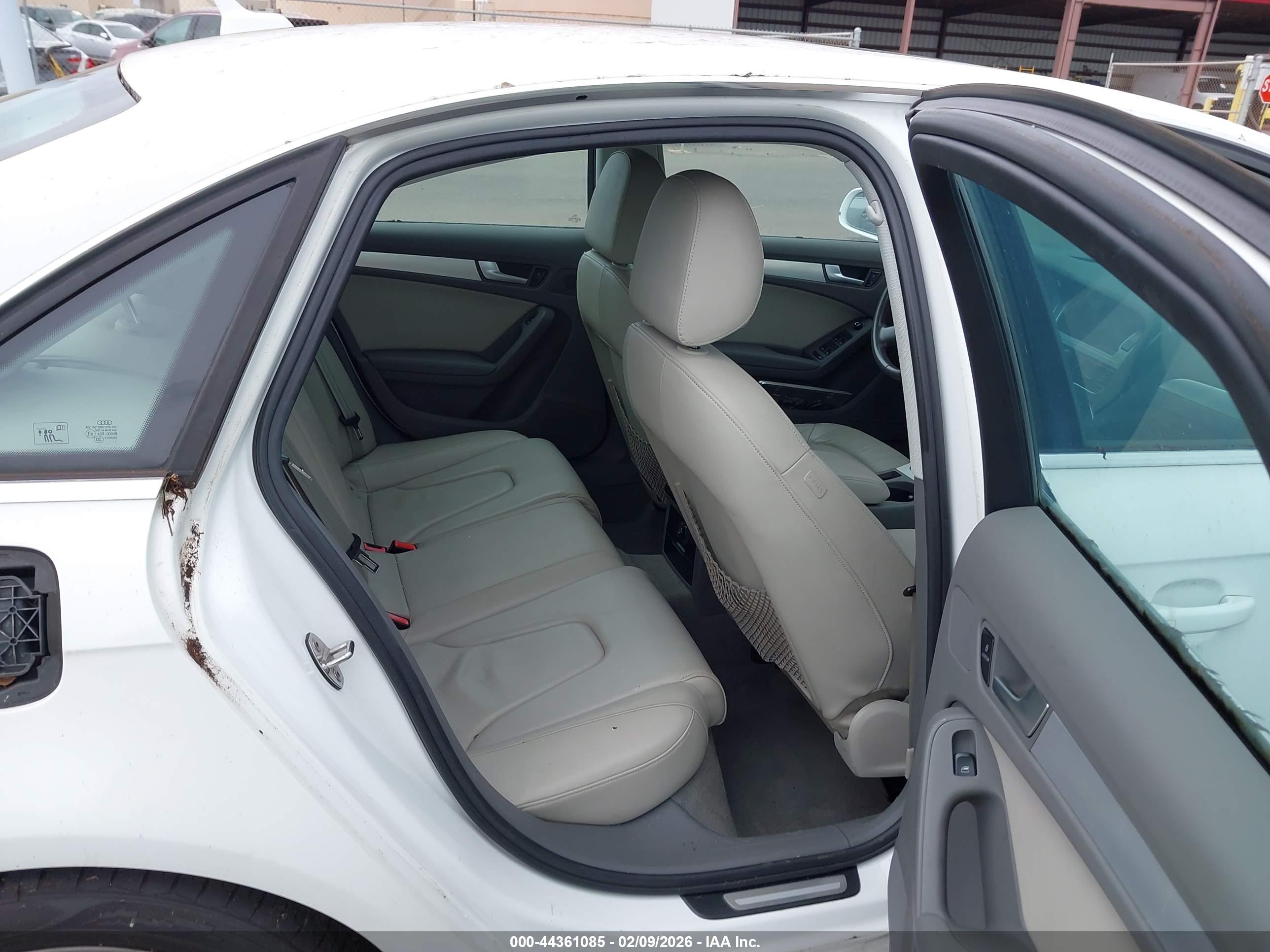 AUDI A4 image 8