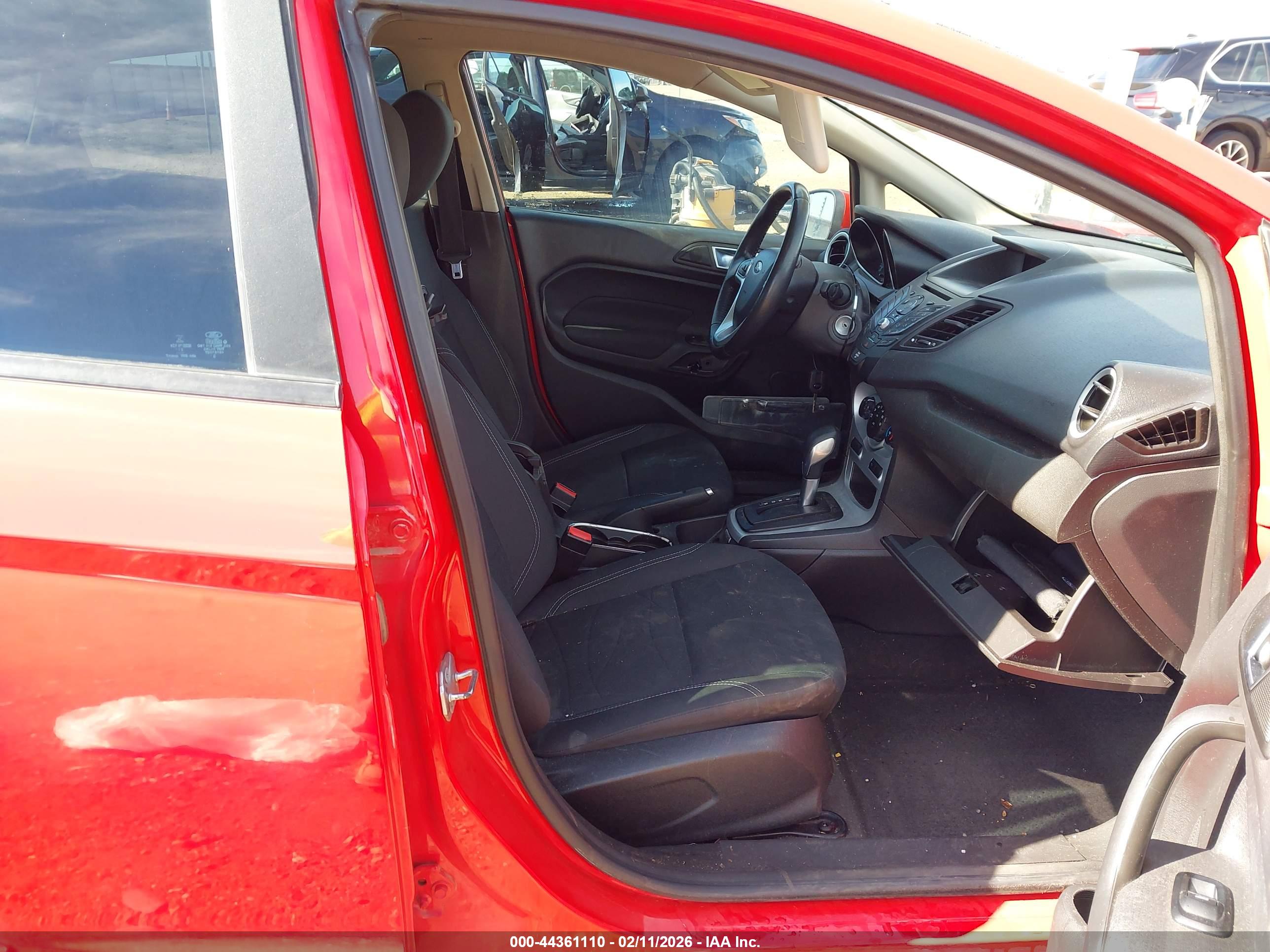 FORD FIESTA image 5