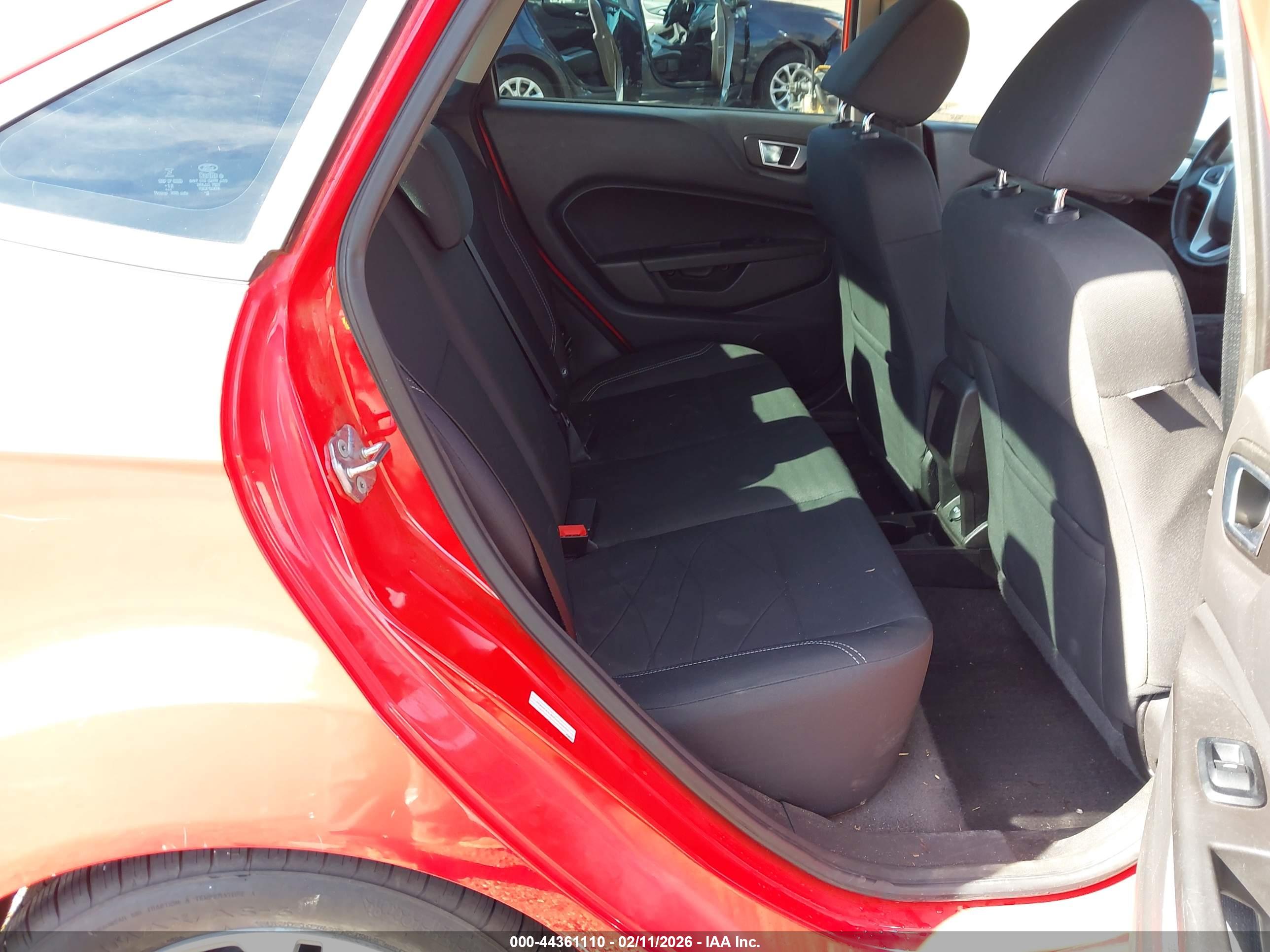 FORD FIESTA image 8