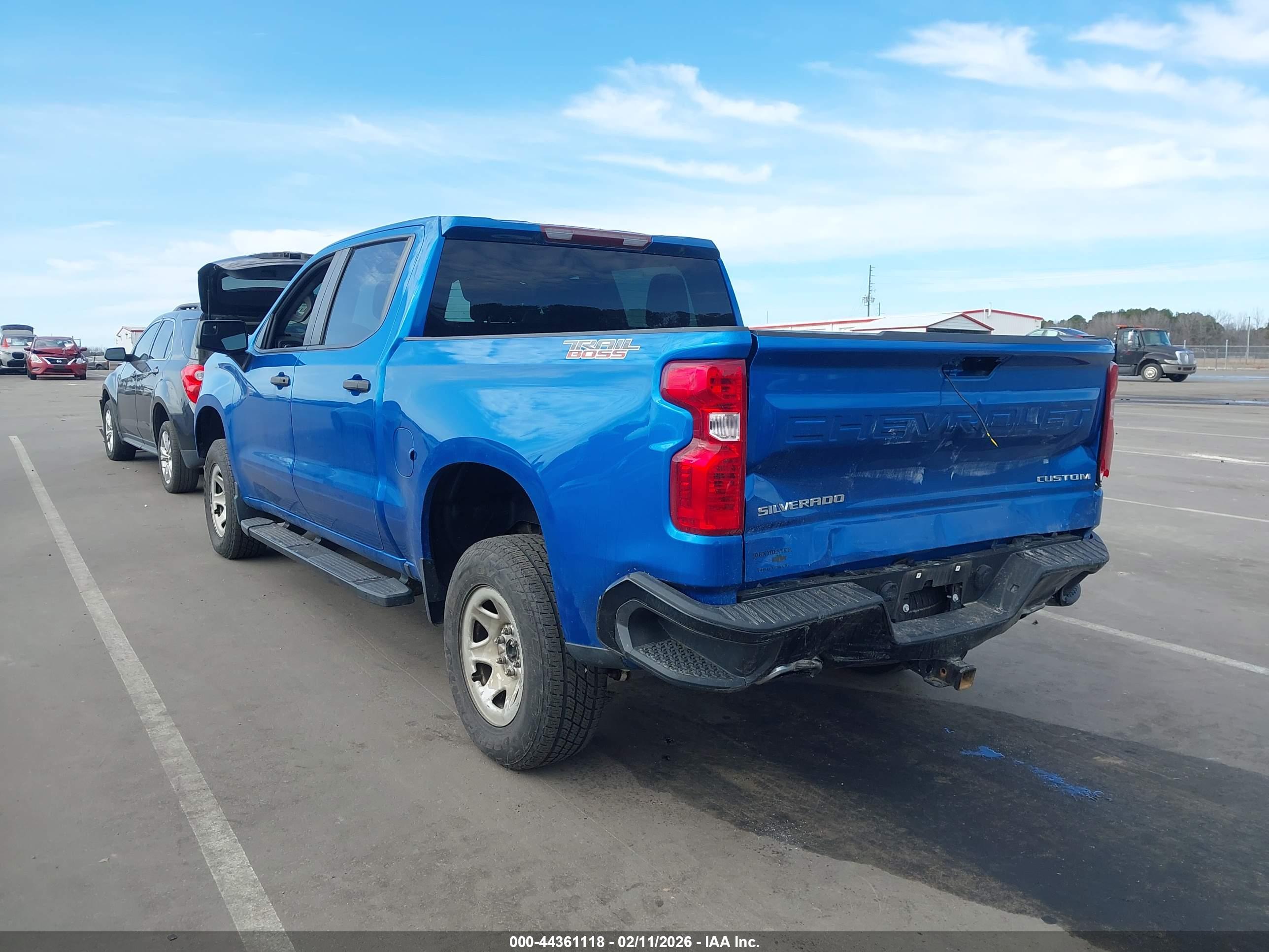 CHEVROLET SILVERADO image 3