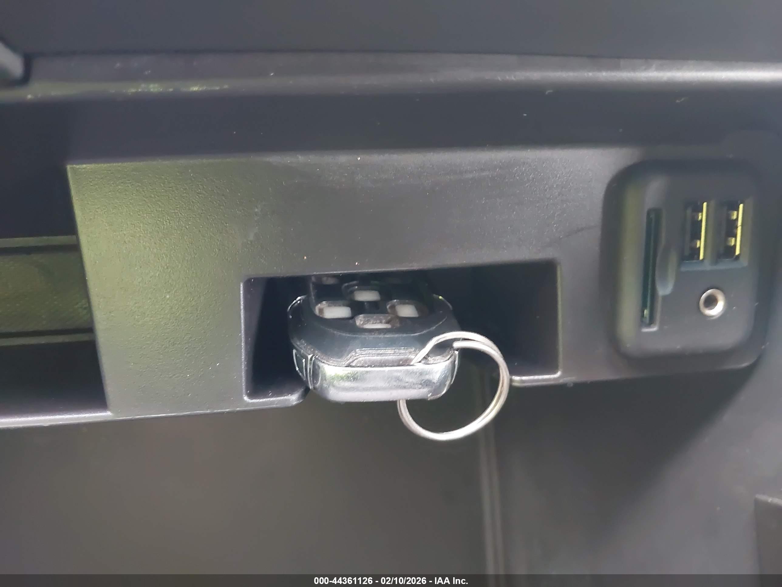GMC YUKON image 11
