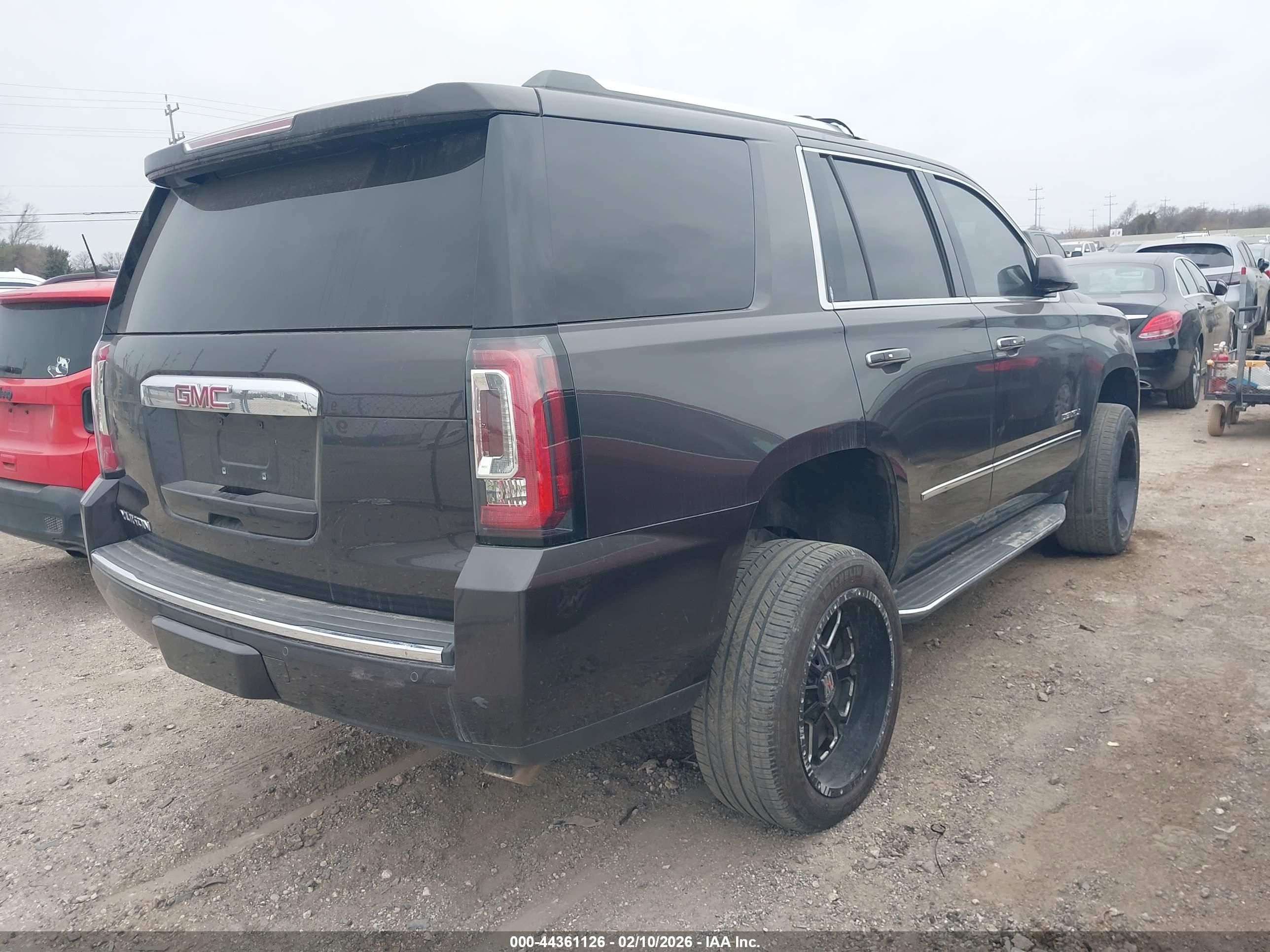 GMC YUKON image 4