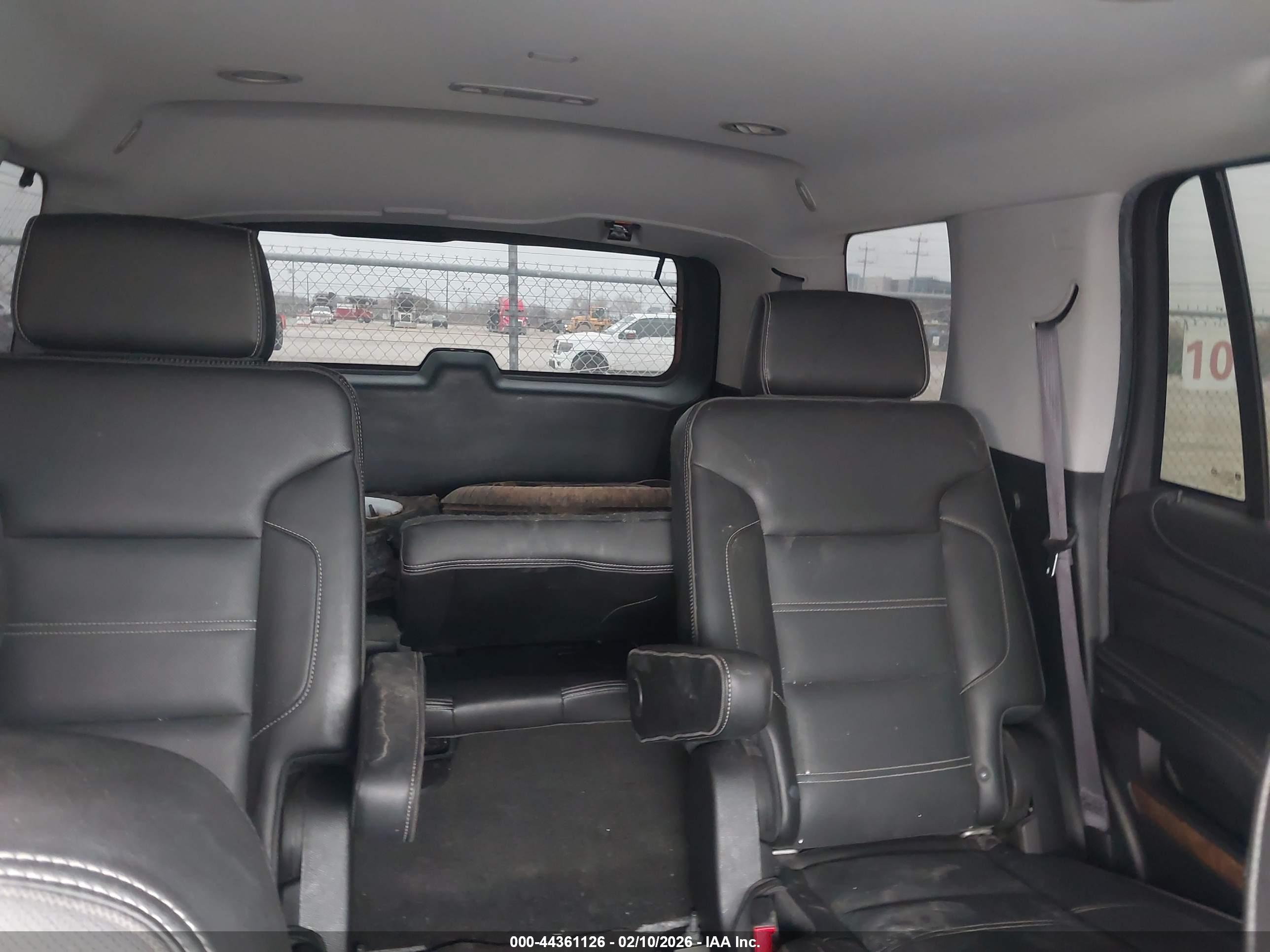GMC YUKON image 8