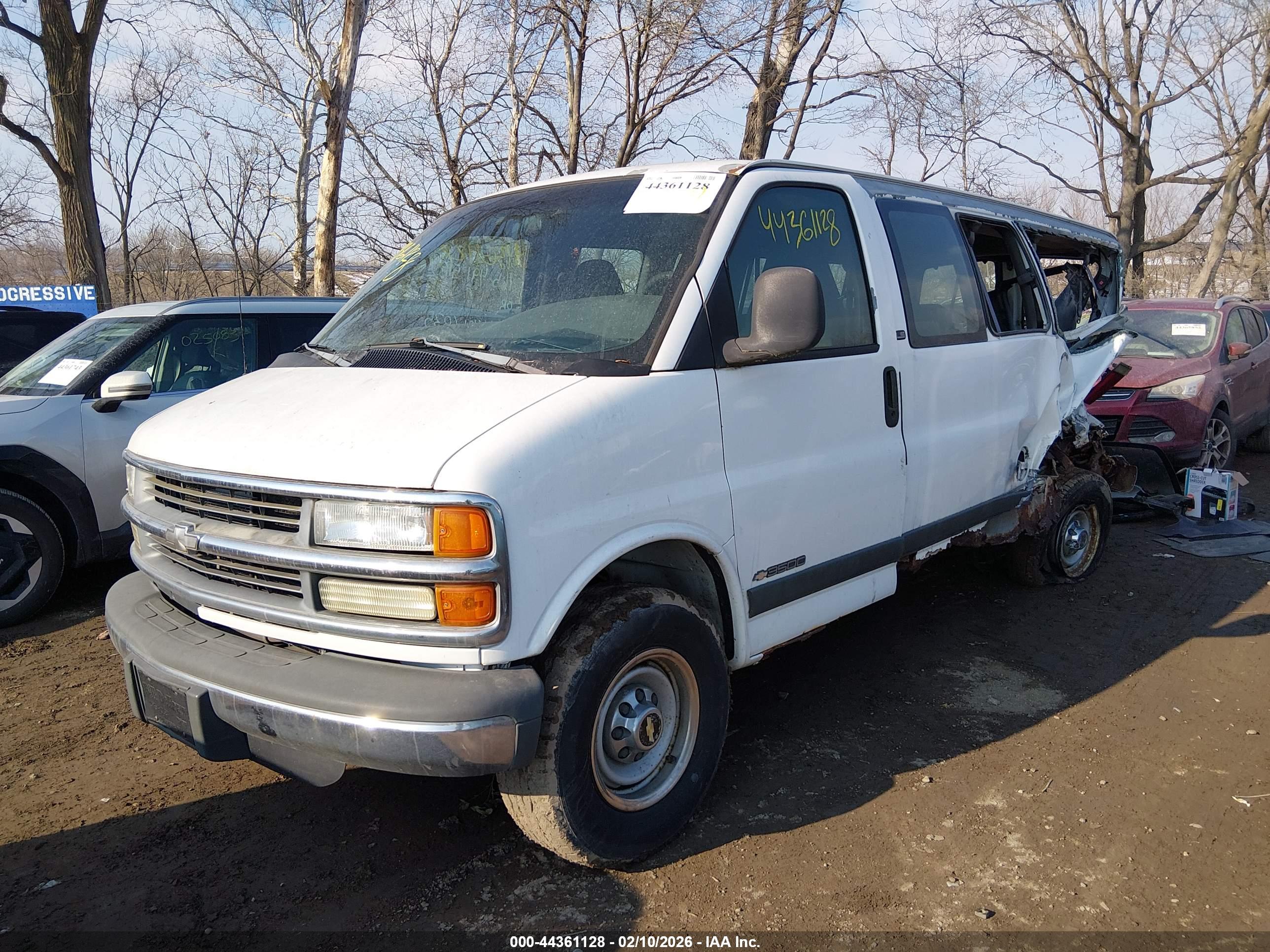 CHEVROLET EXPRESS image 2