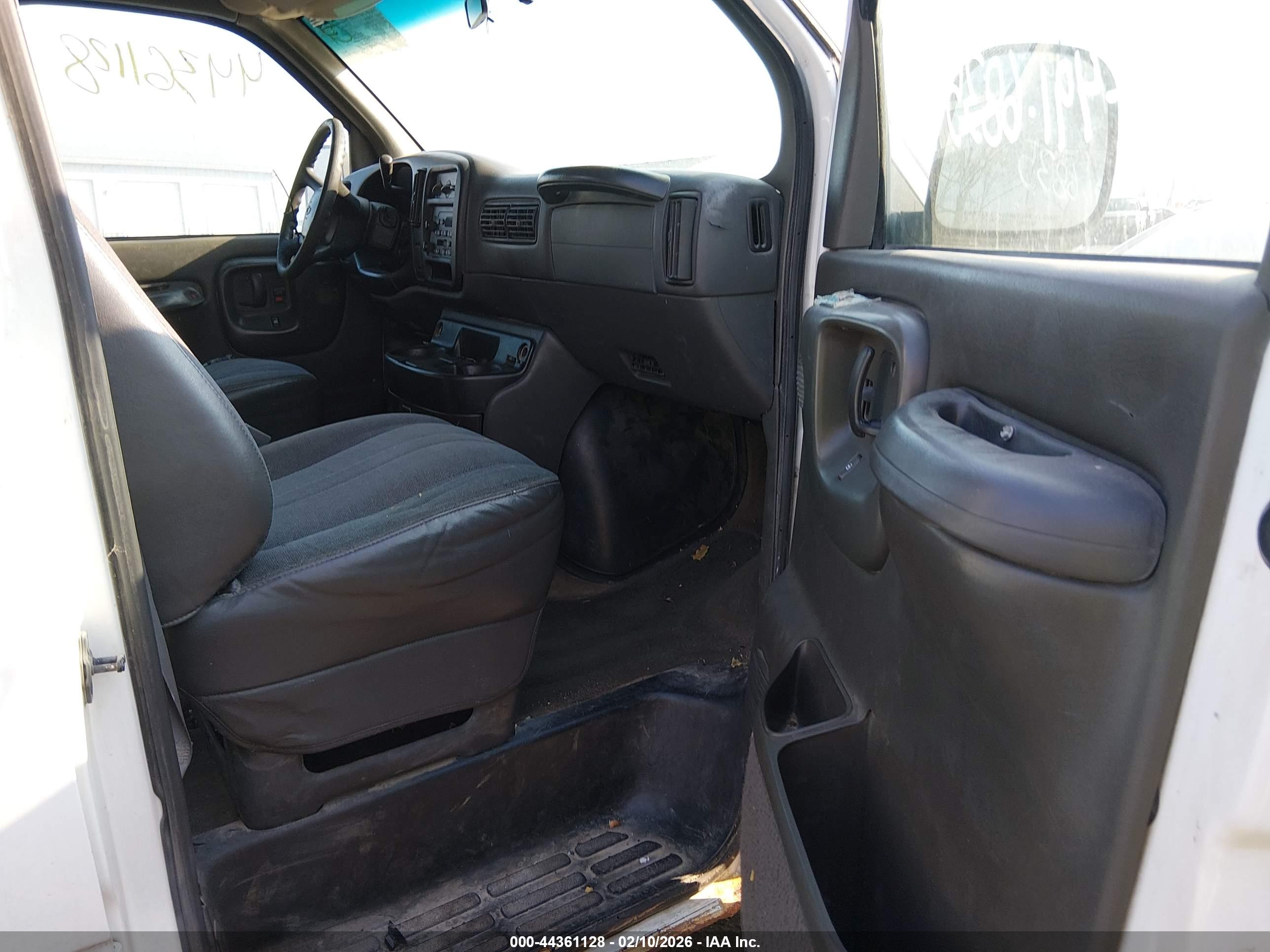 CHEVROLET EXPRESS image 5