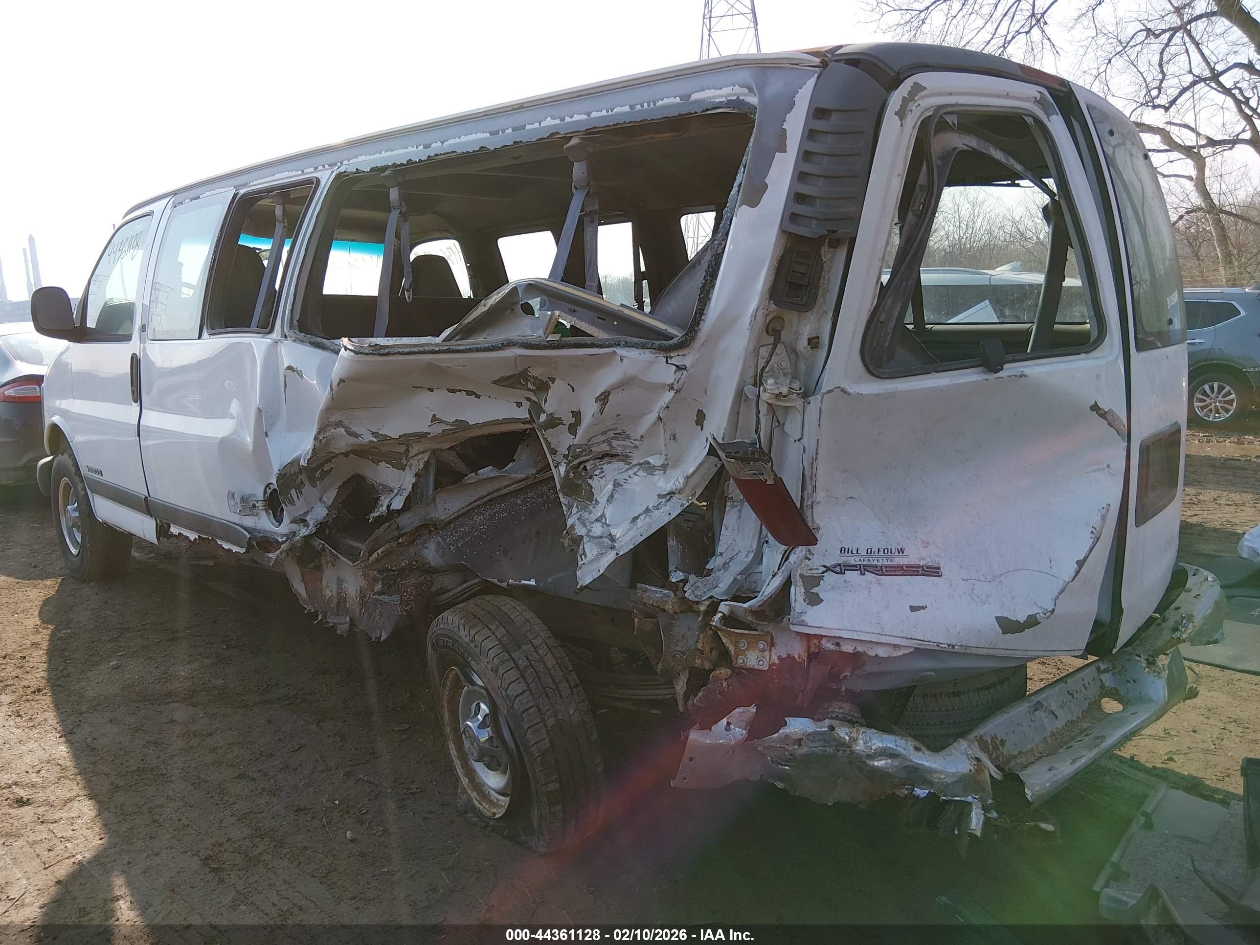 CHEVROLET EXPRESS image 6