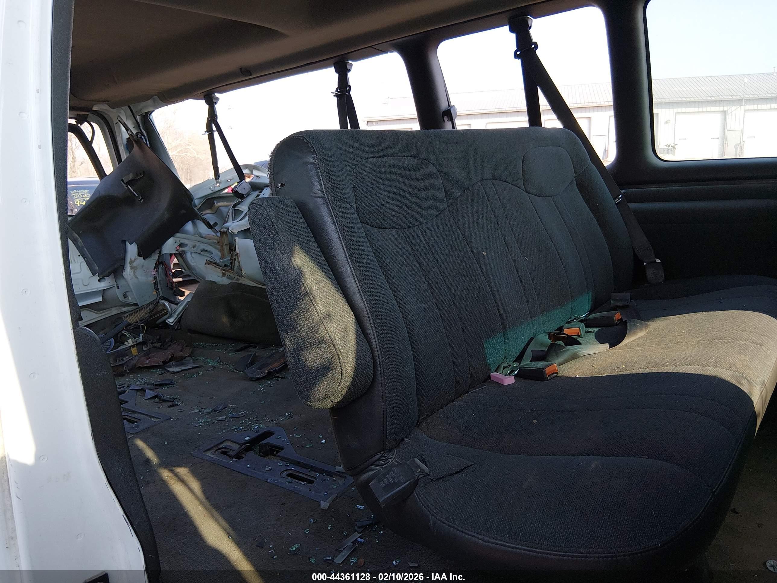 CHEVROLET EXPRESS image 8