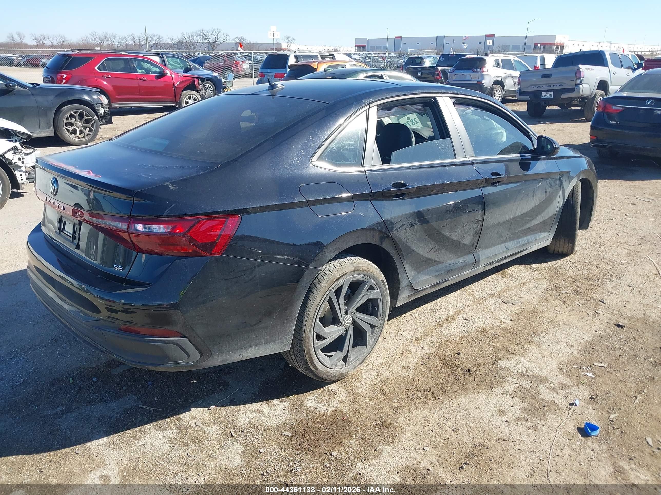 VOLKSWAGEN JETTA image 4