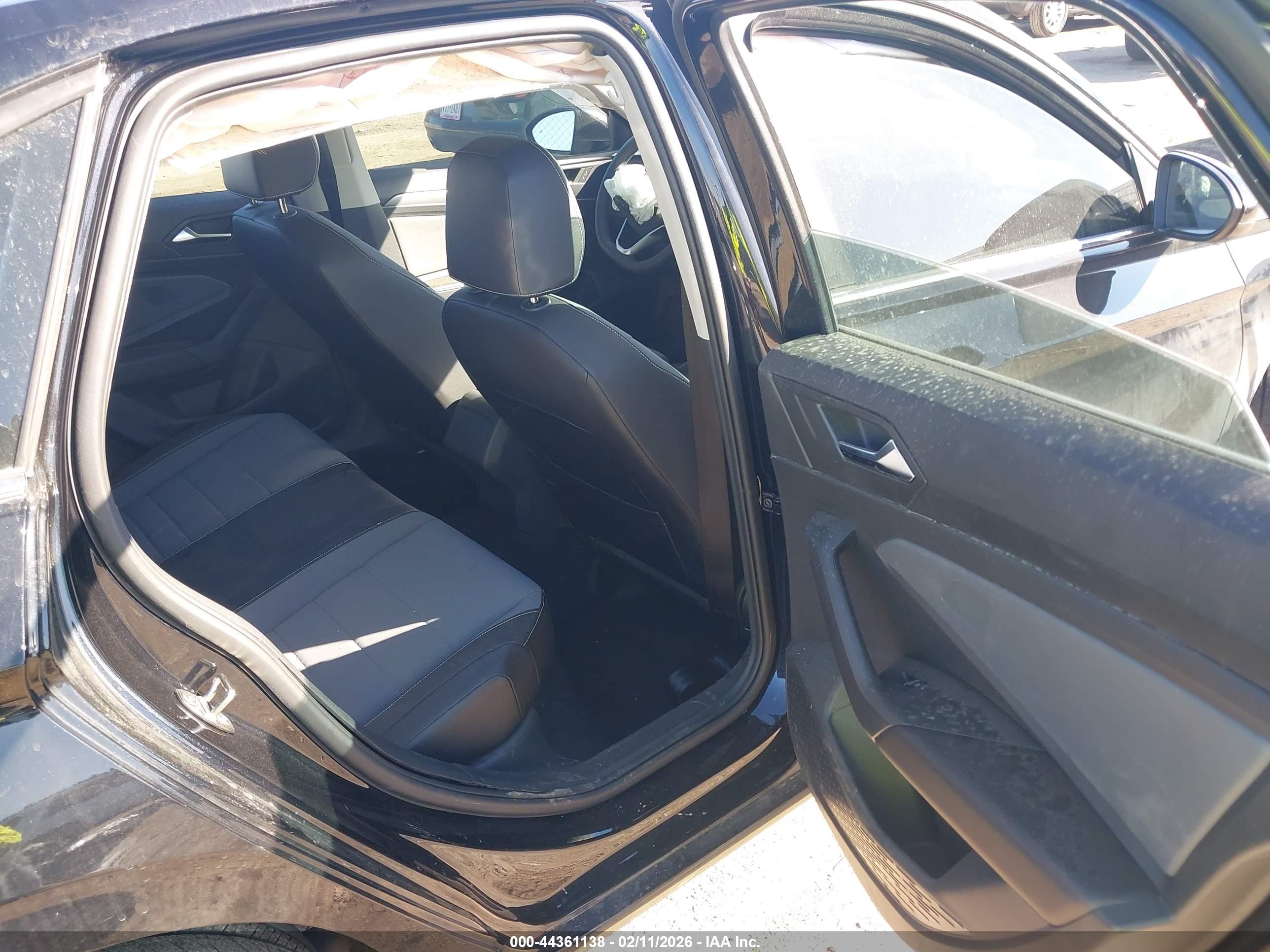 VOLKSWAGEN JETTA image 8