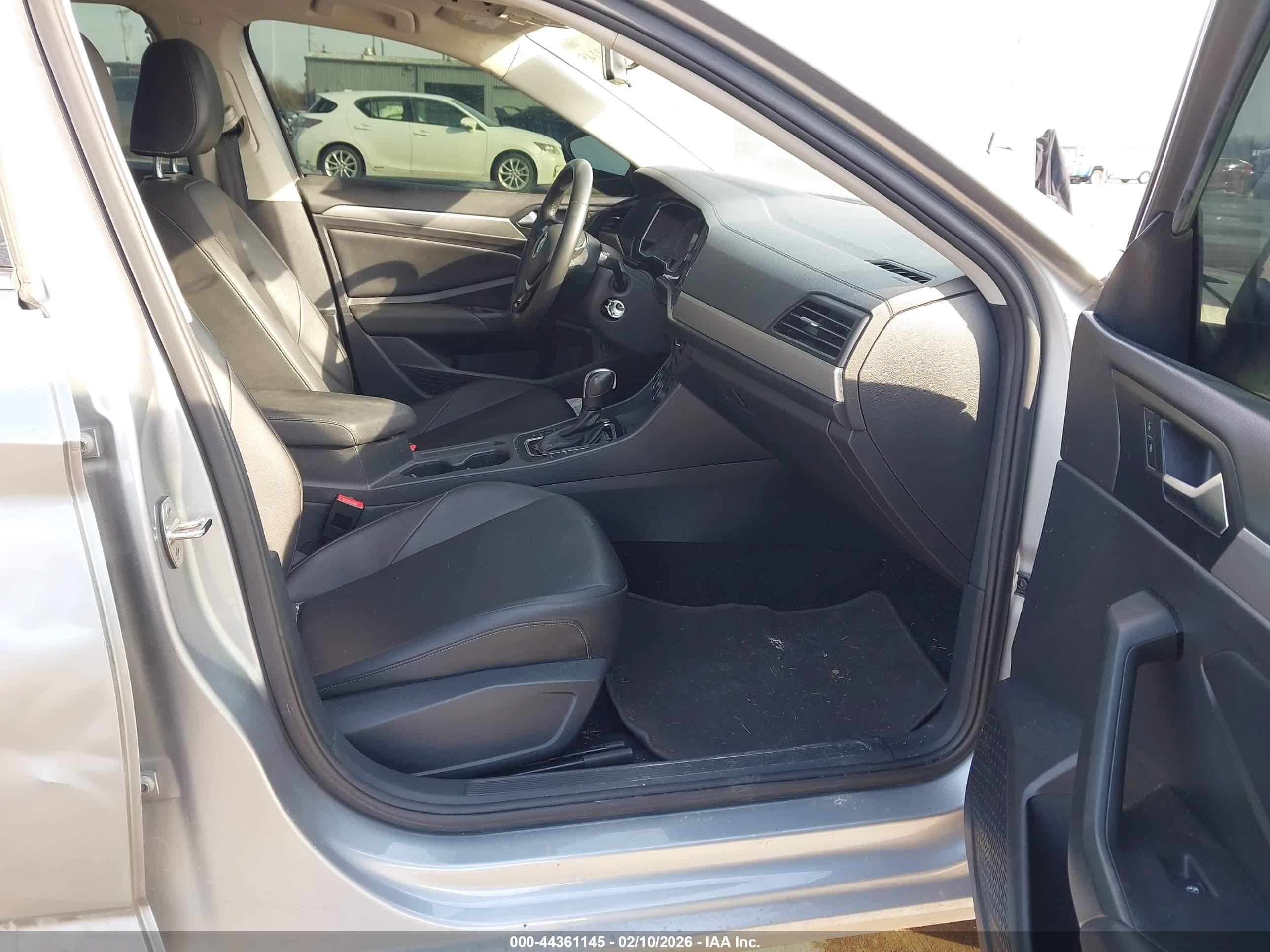 VOLKSWAGEN JETTA image 5