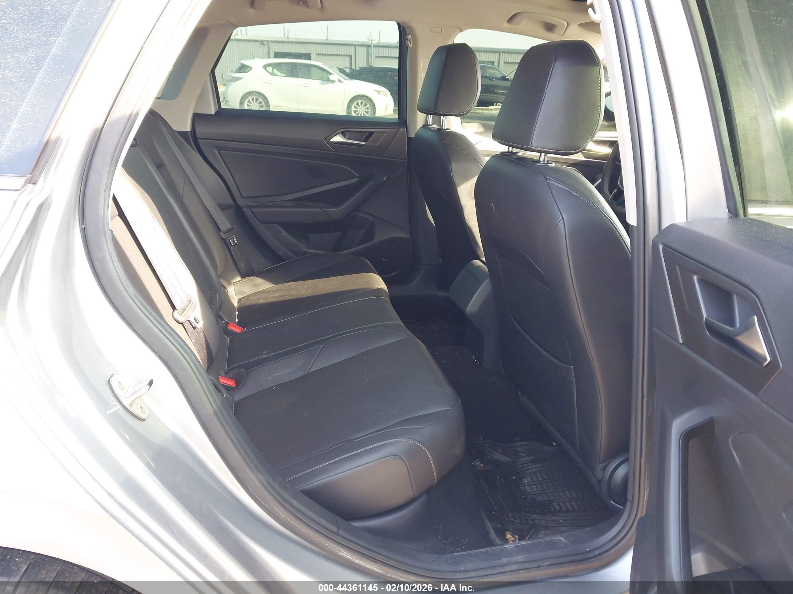 VOLKSWAGEN JETTA image 8