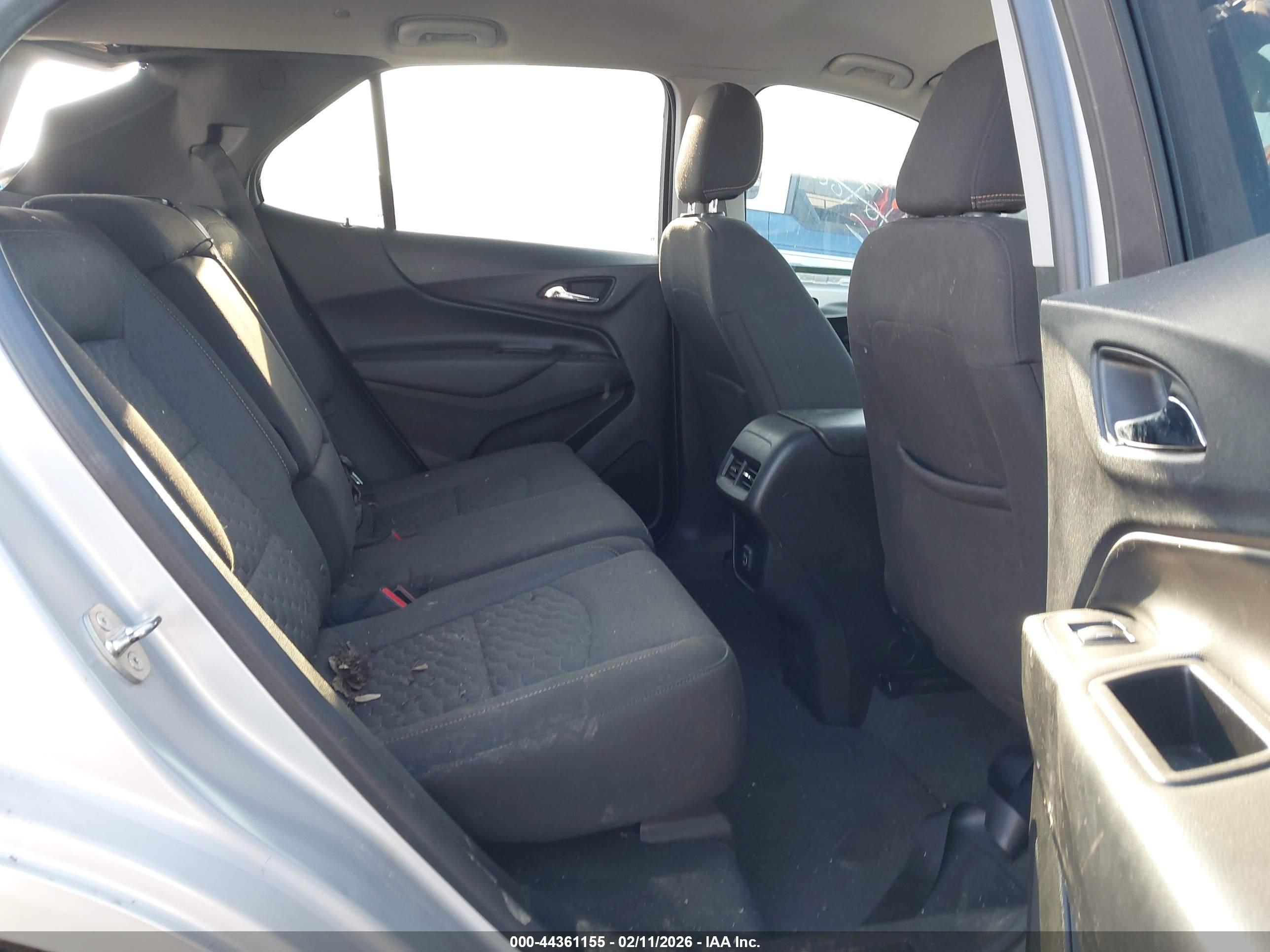 CHEVROLET EQUINOX image 8