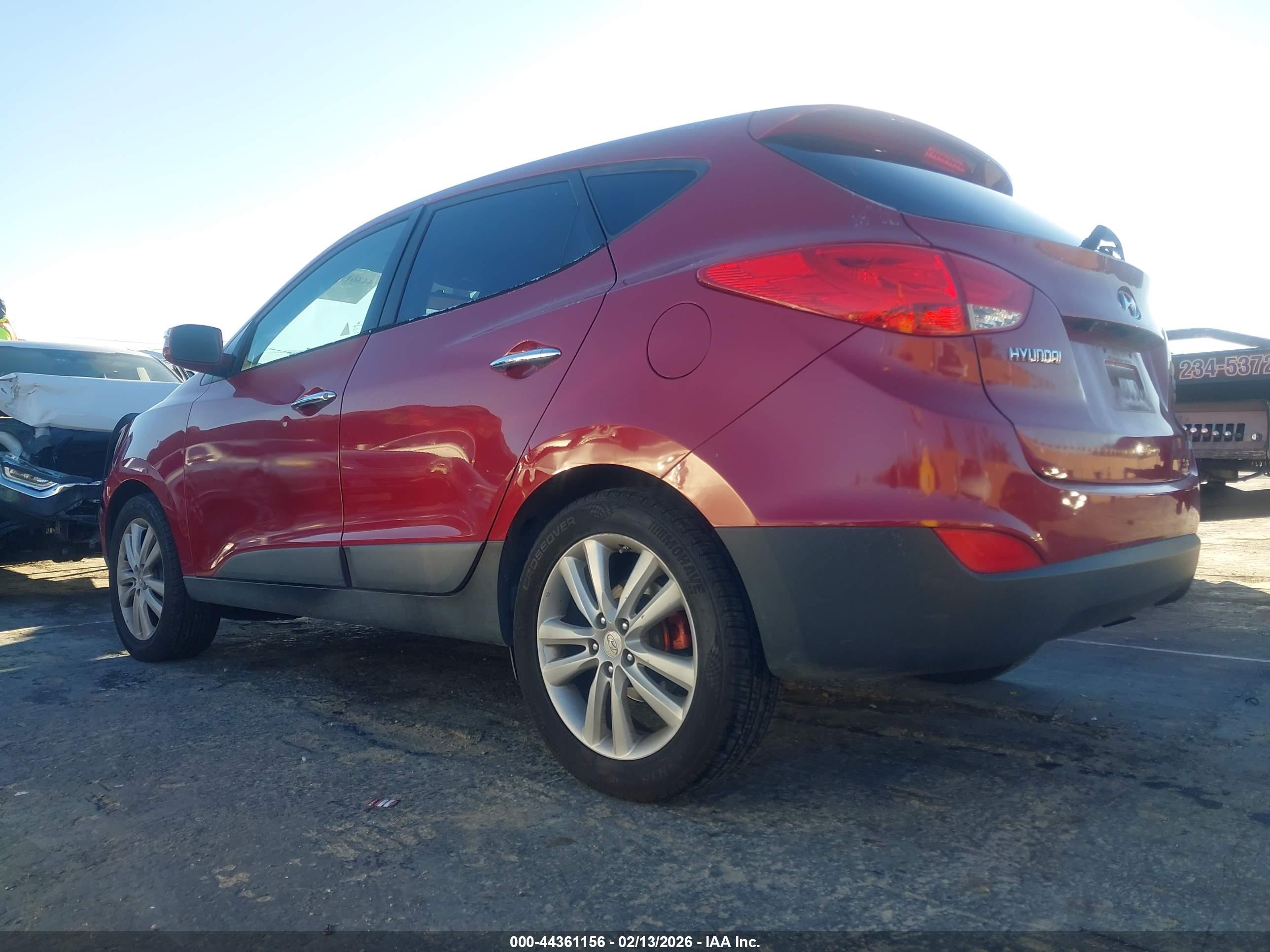 HYUNDAI TUCSON image 3