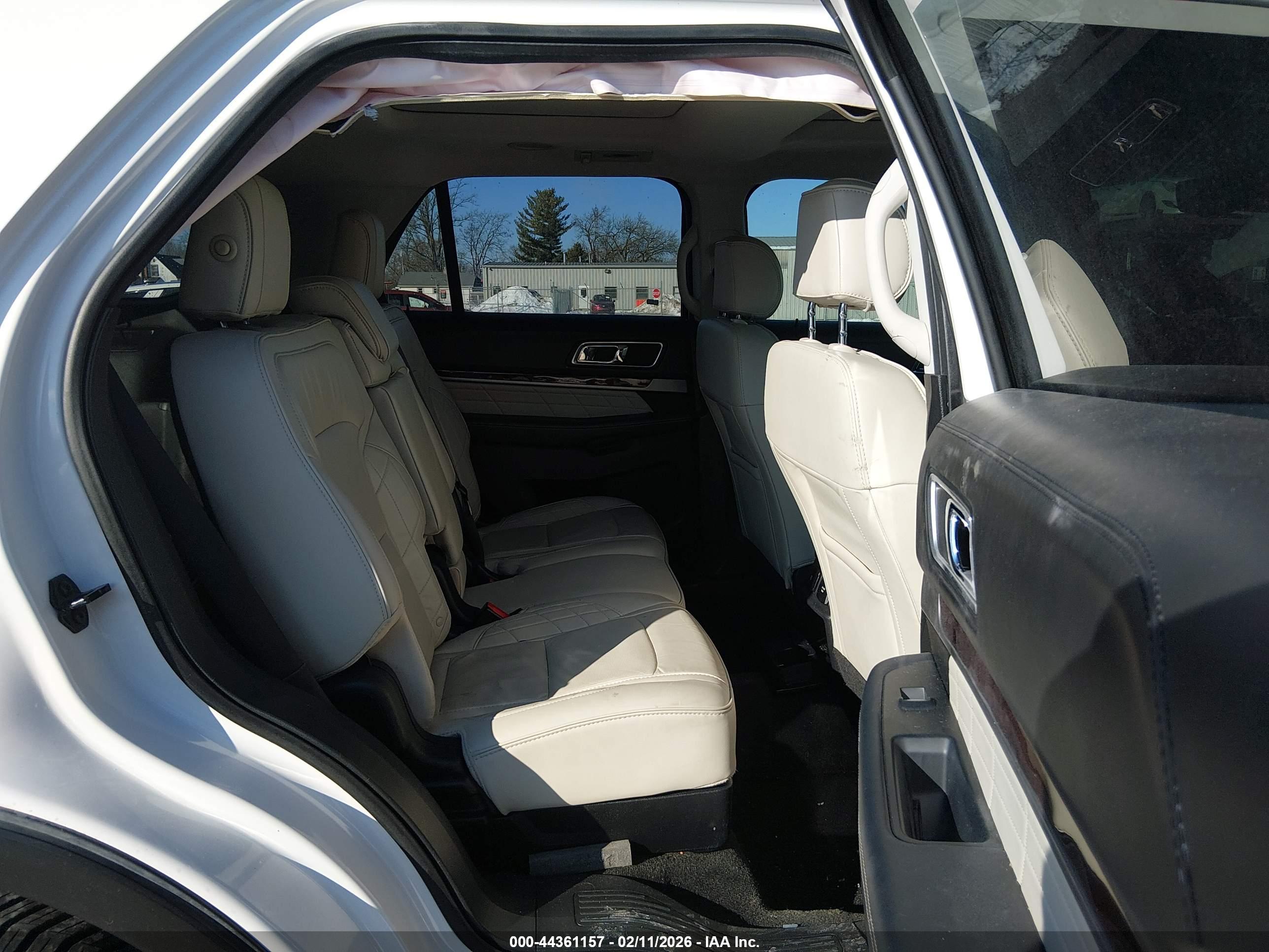 FORD EXPLORER image 8