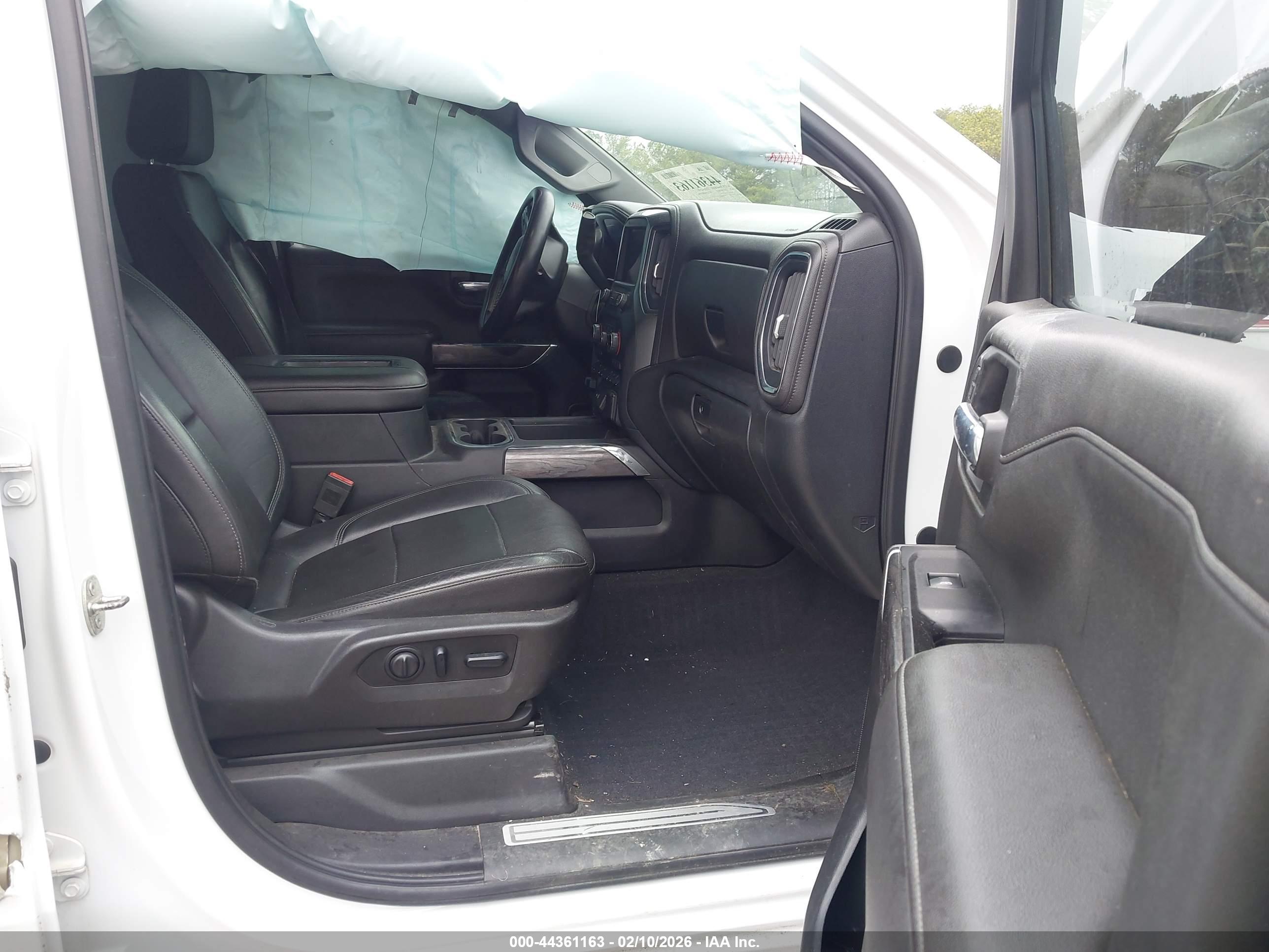 CHEVROLET SILVERADO image 5