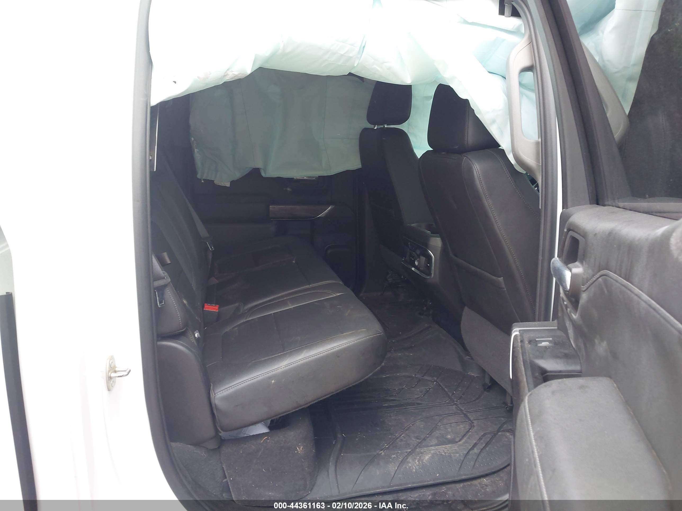 CHEVROLET SILVERADO image 8
