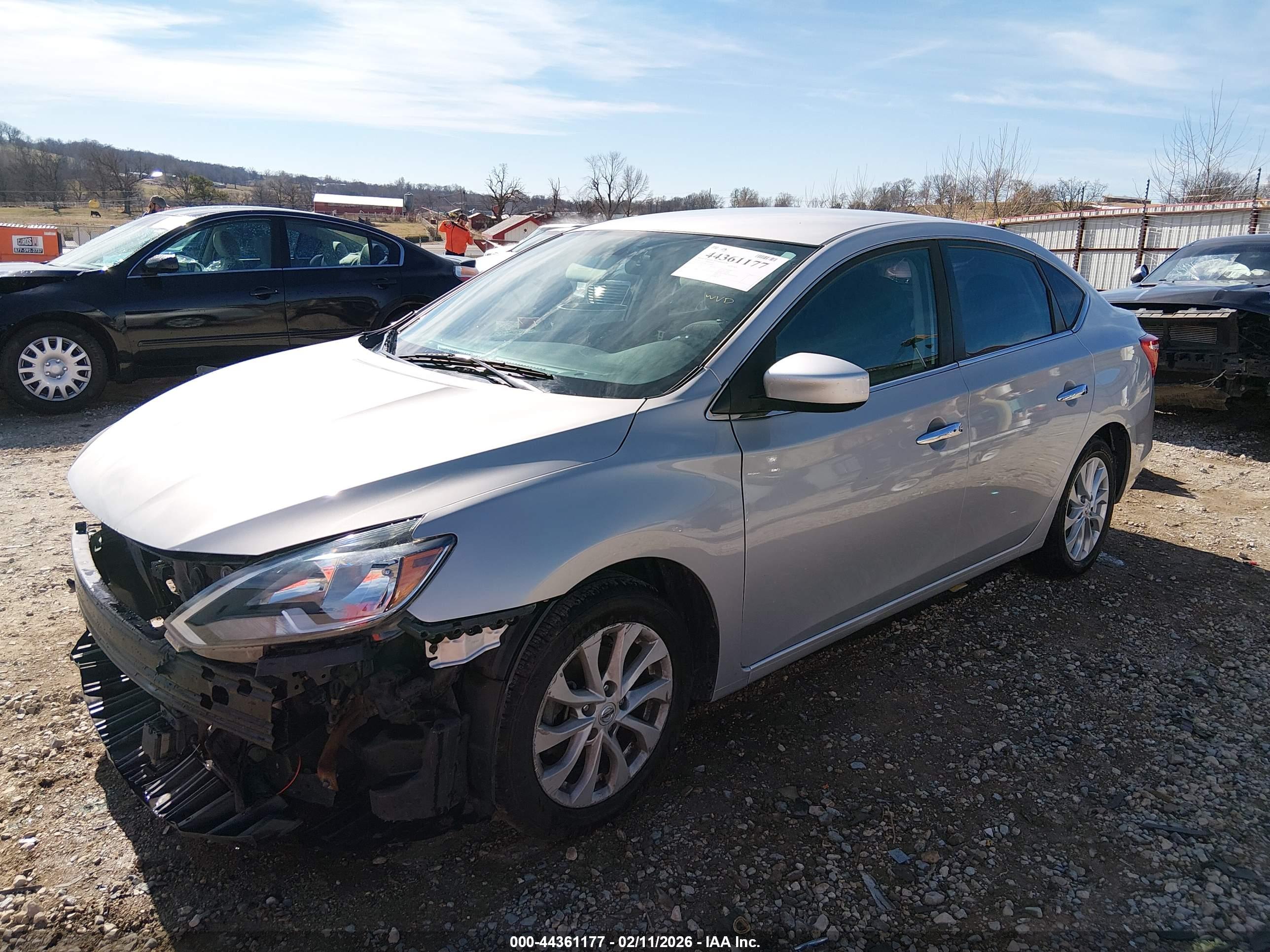 NISSAN SENTRA image 2