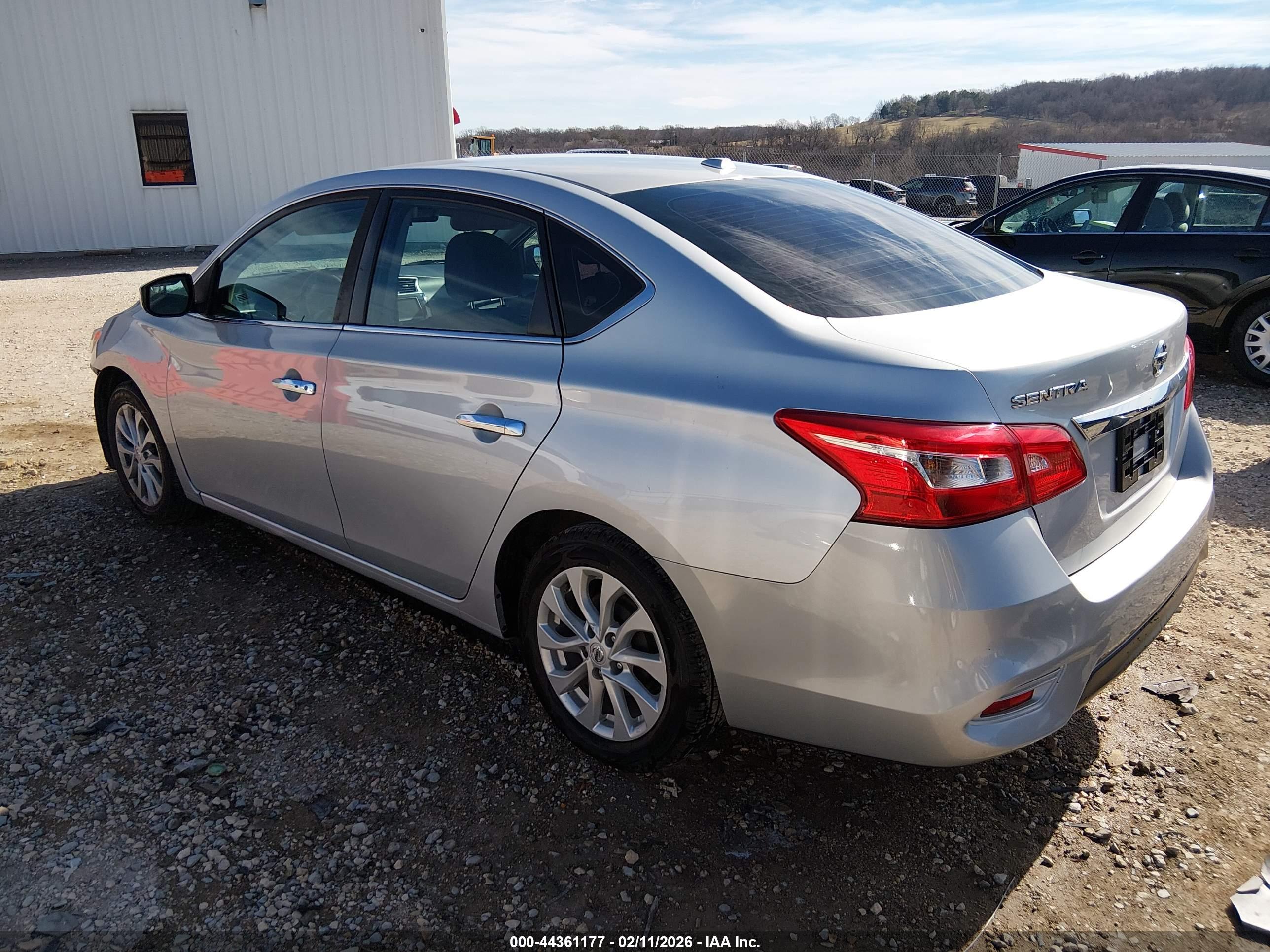 NISSAN SENTRA image 3