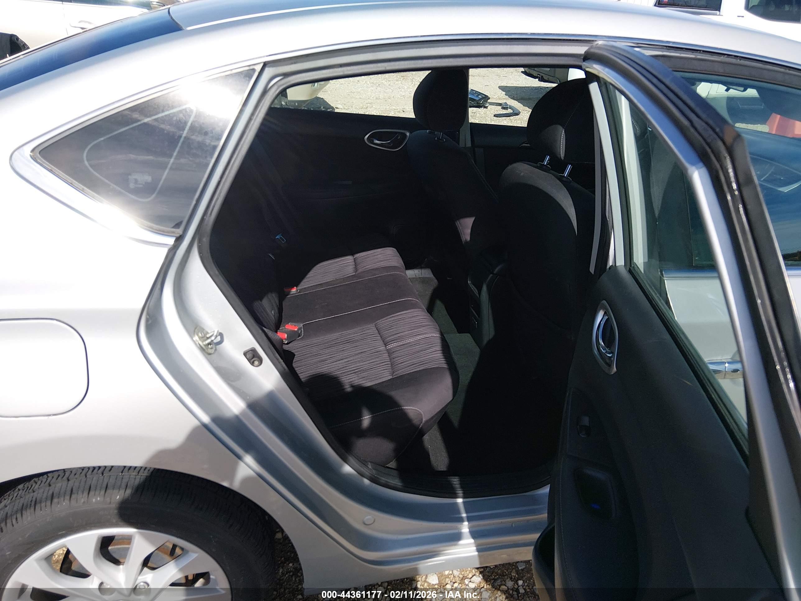 NISSAN SENTRA image 8