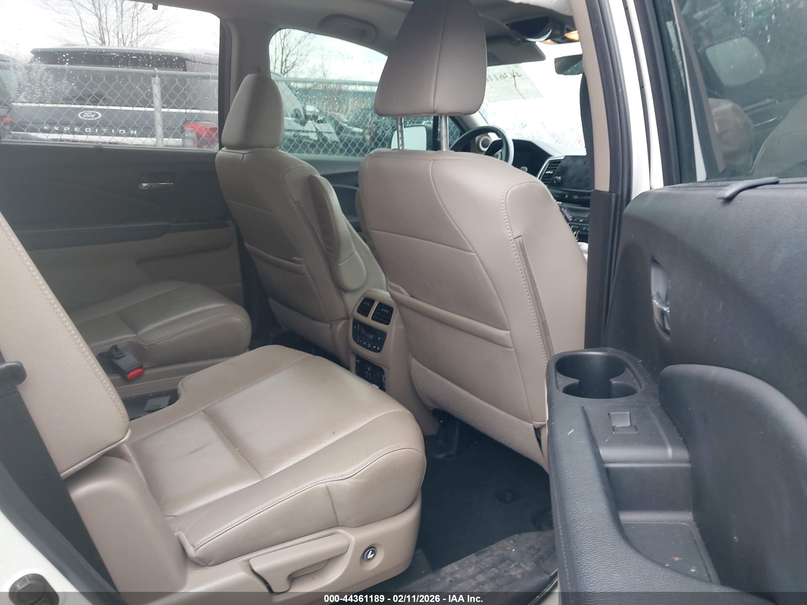 HONDA PILOT image 8