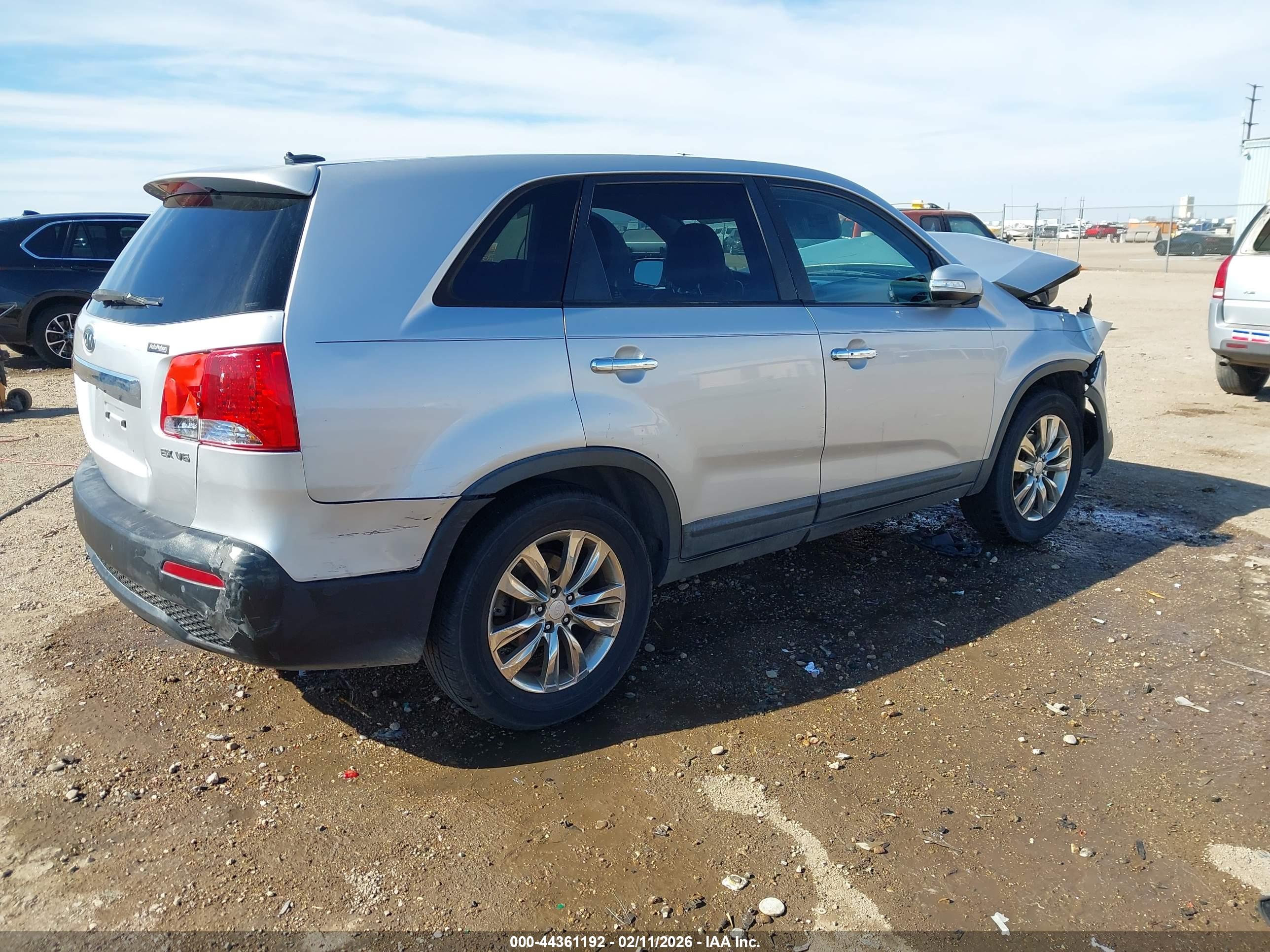 KIA SORENTO image 4