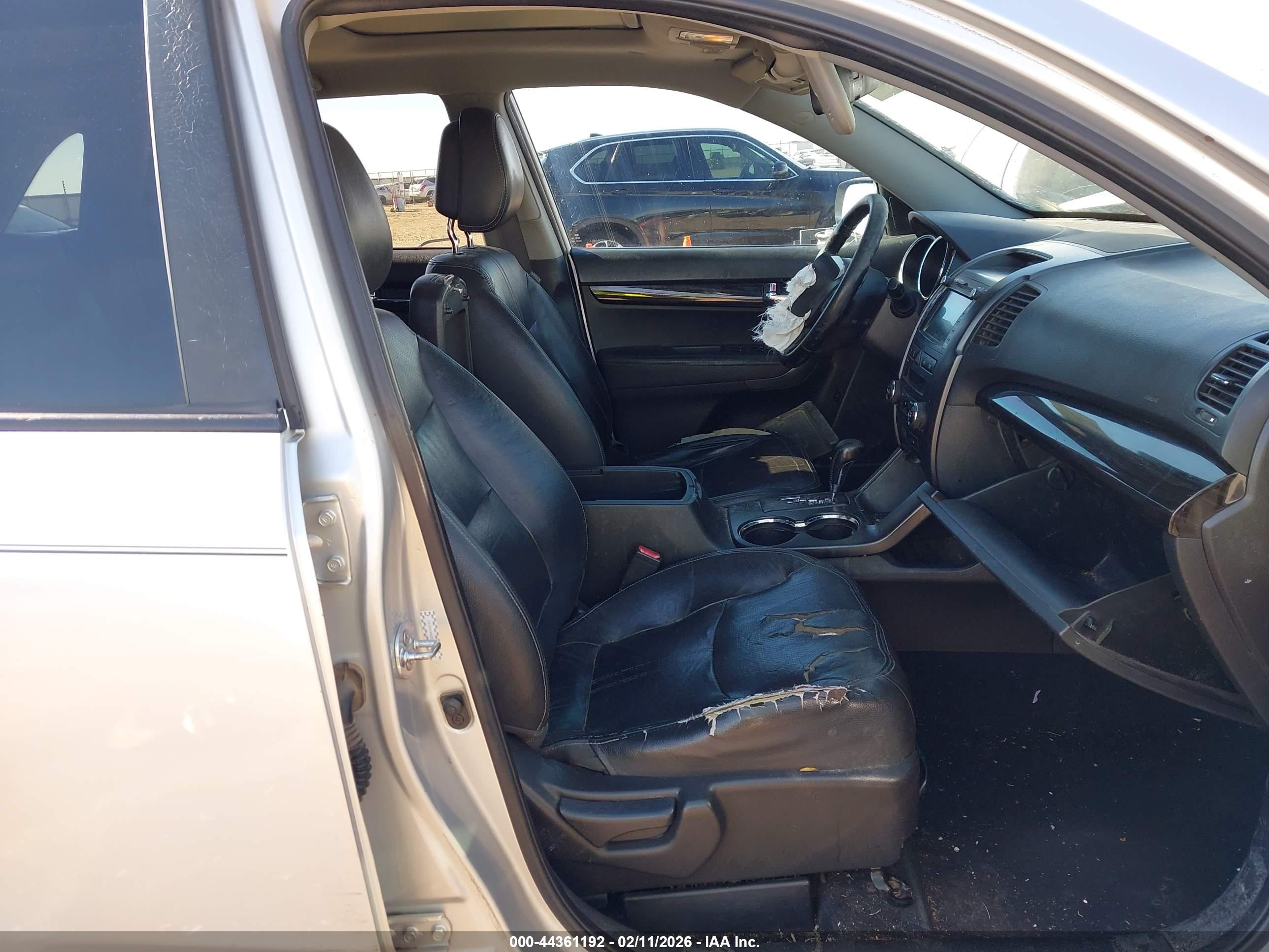 KIA SORENTO image 5