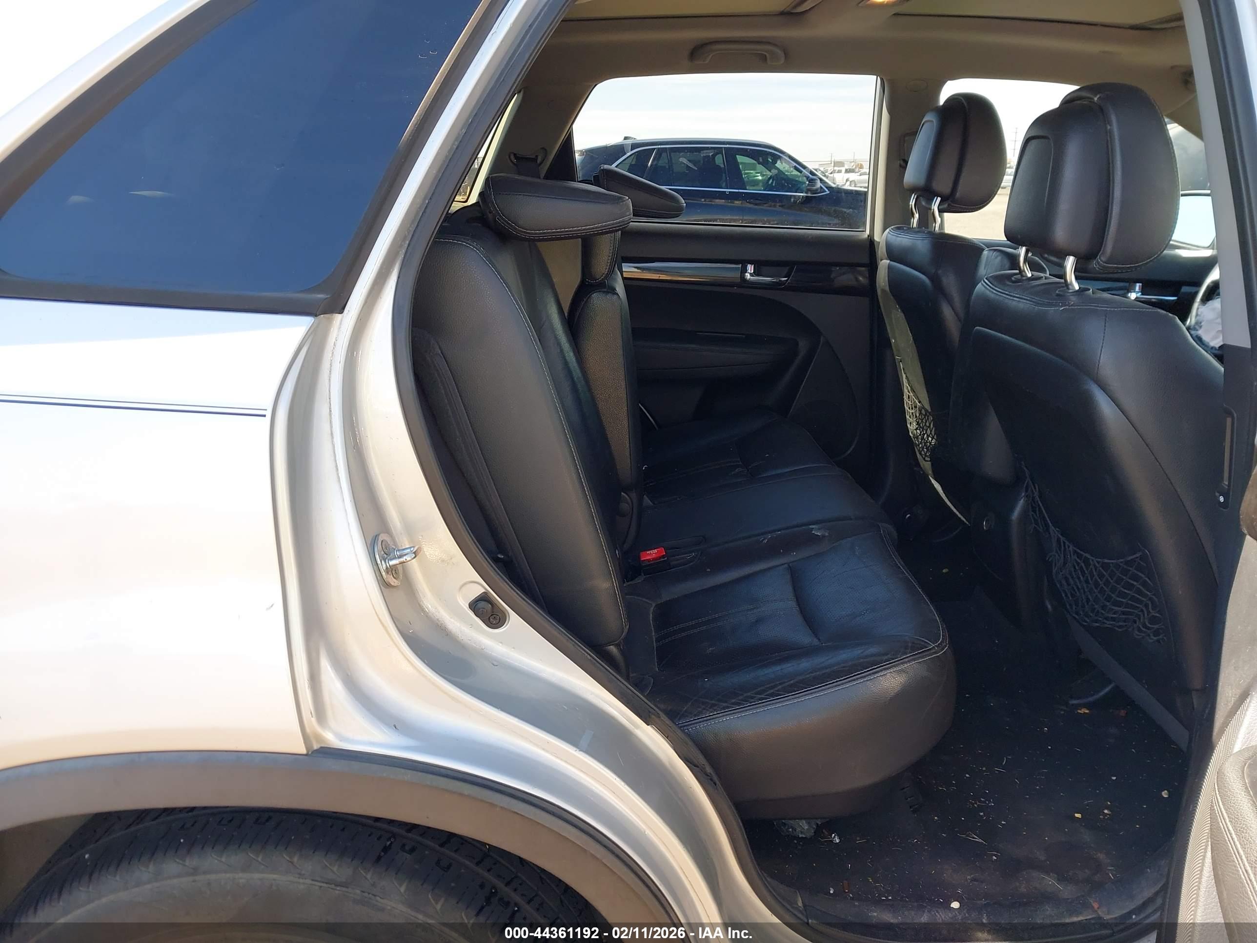 KIA SORENTO image 8