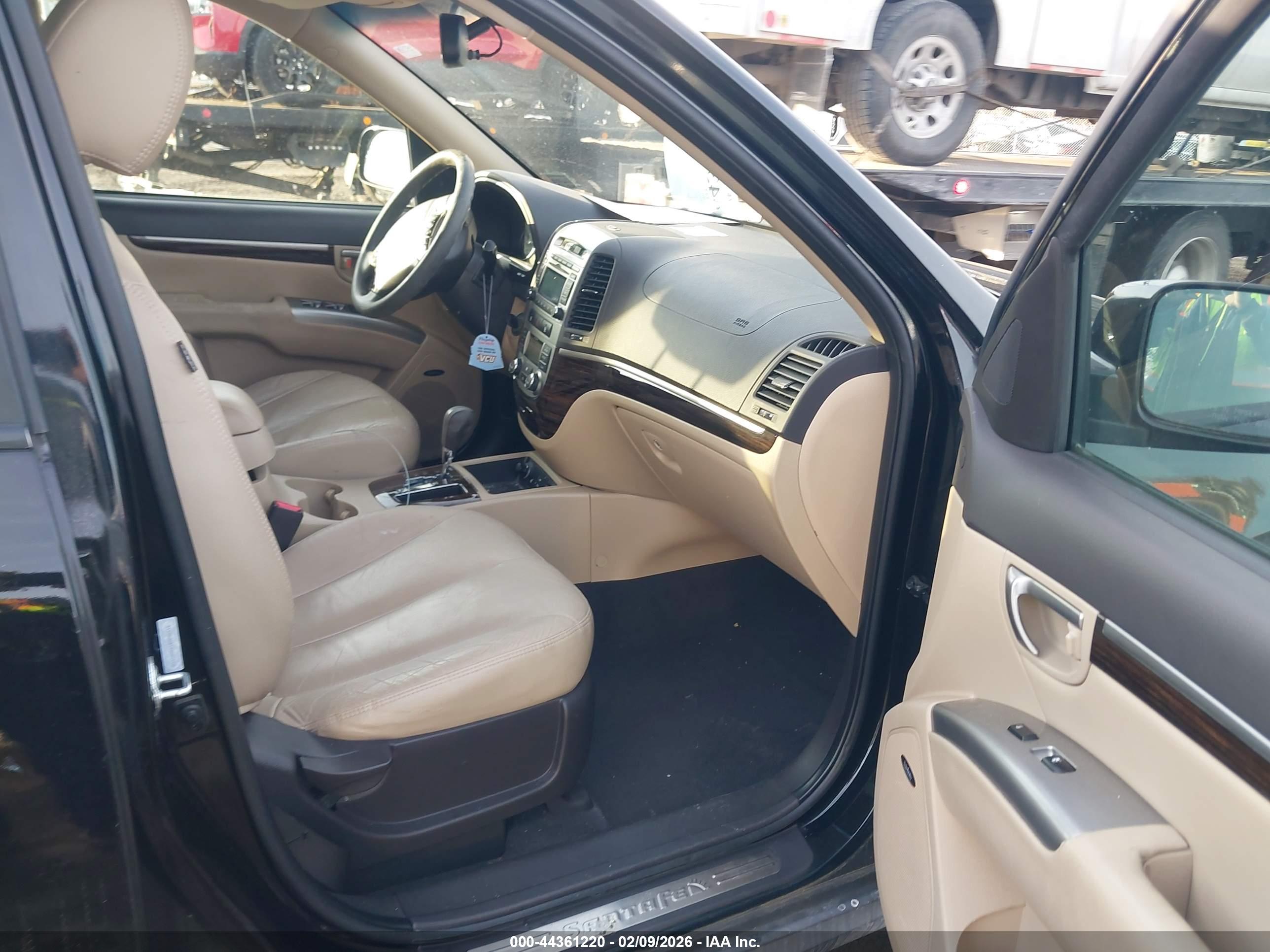 HYUNDAI SANTA image 5