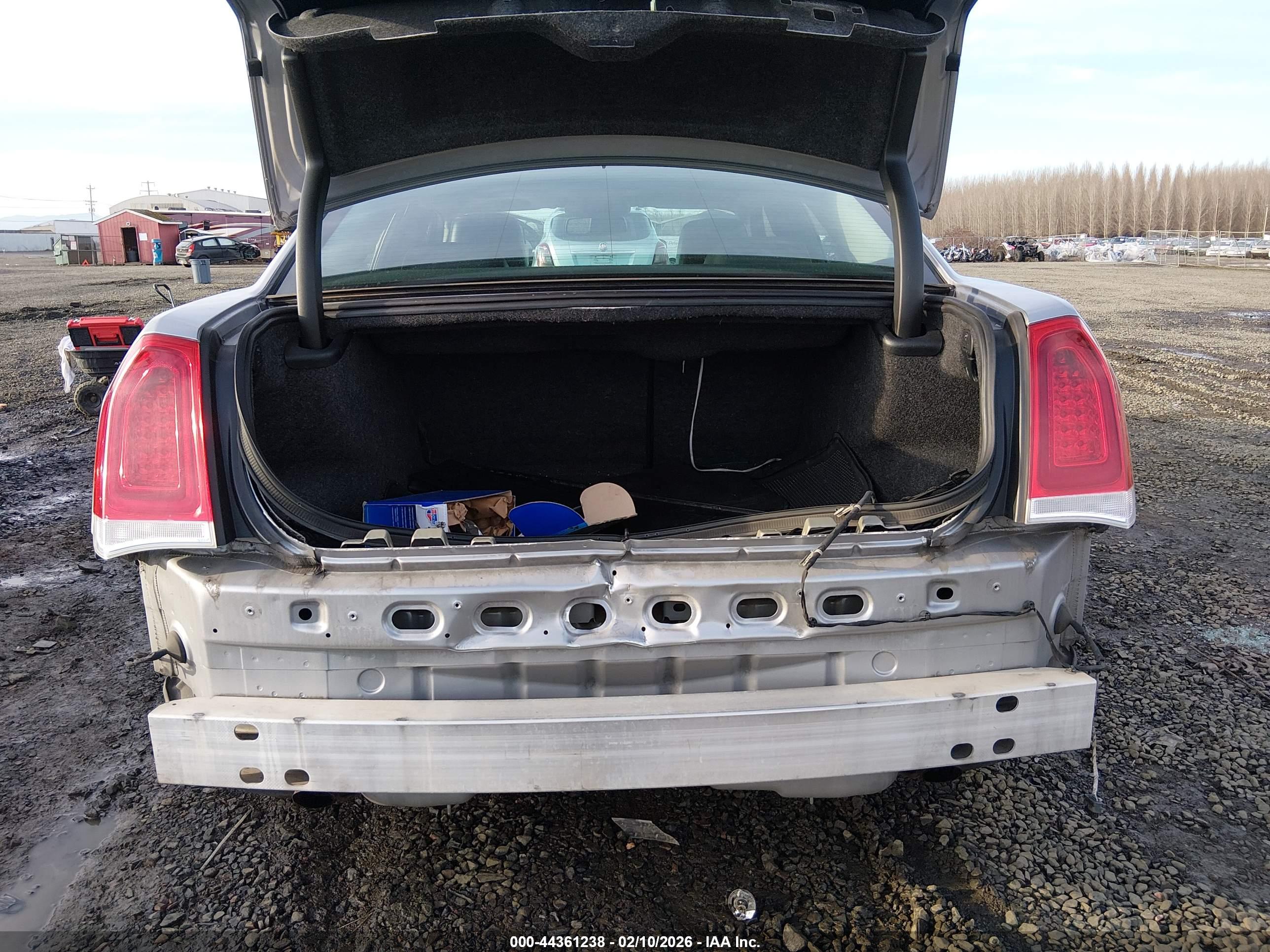 CHRYSLER 300 image 6