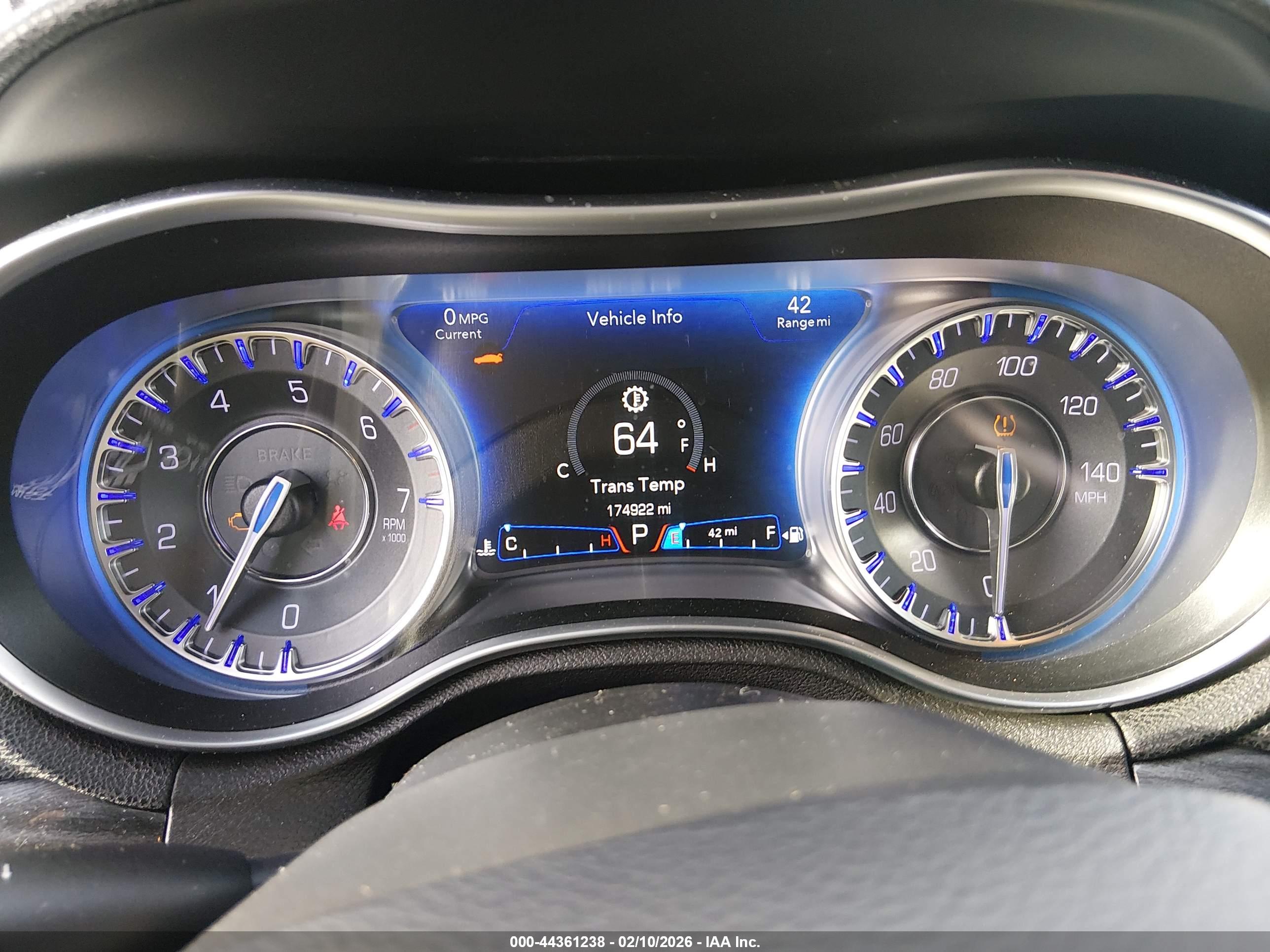 CHRYSLER 300 image 7
