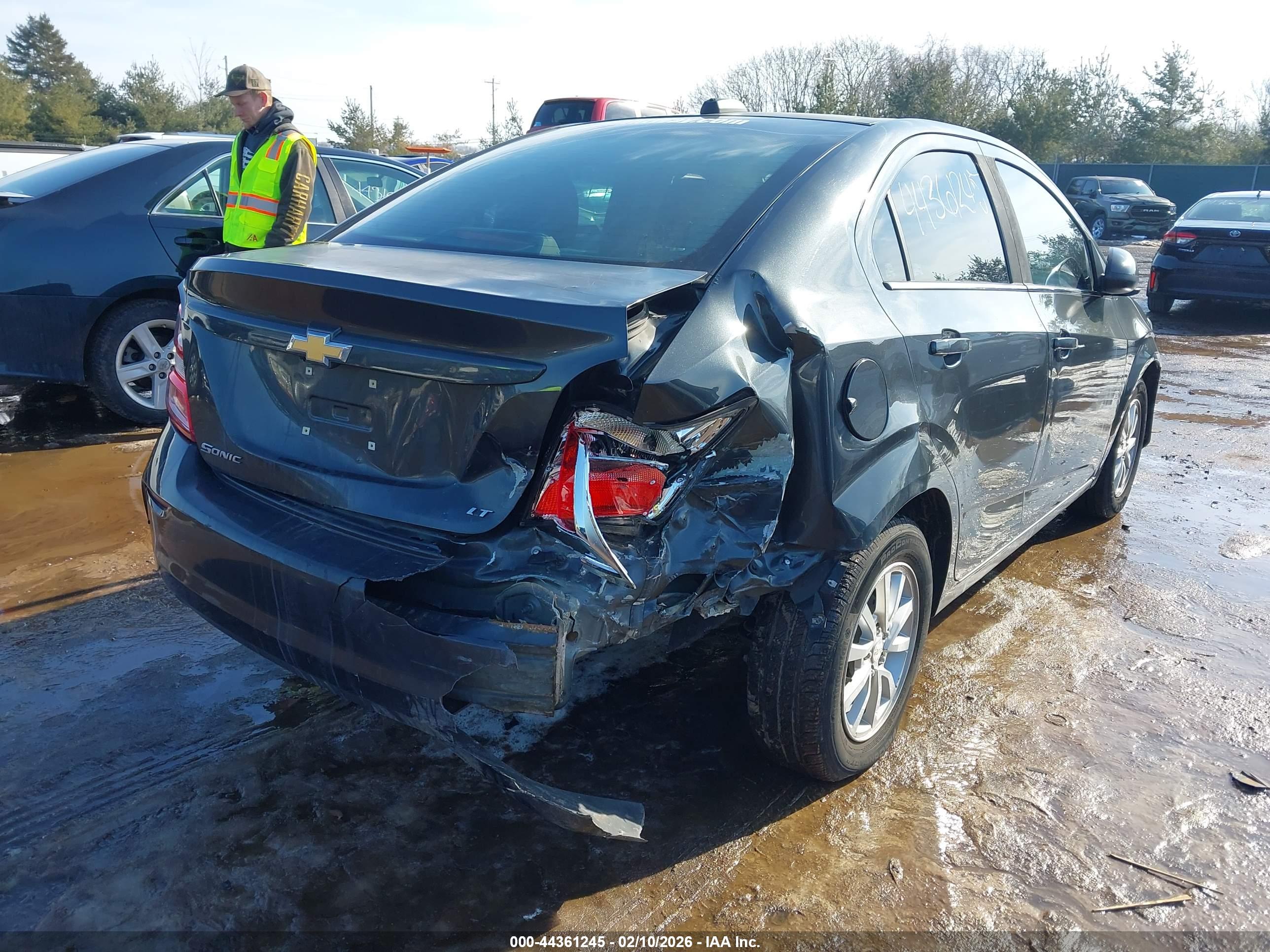 CHEVROLET SONIC image 6
